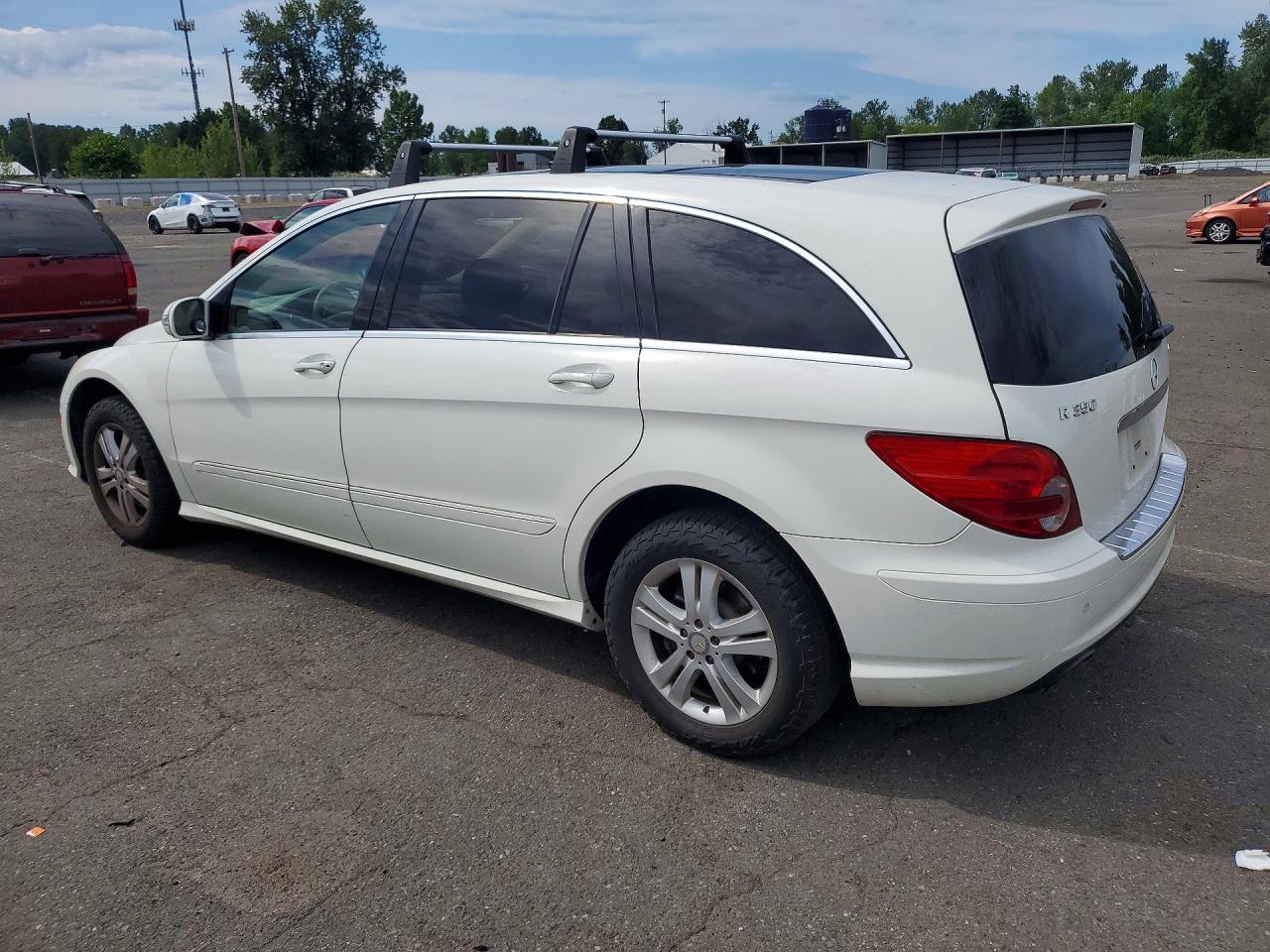 2009 Mercedes-benz R 350 4matic White vin: 4JGCB65E89A092881