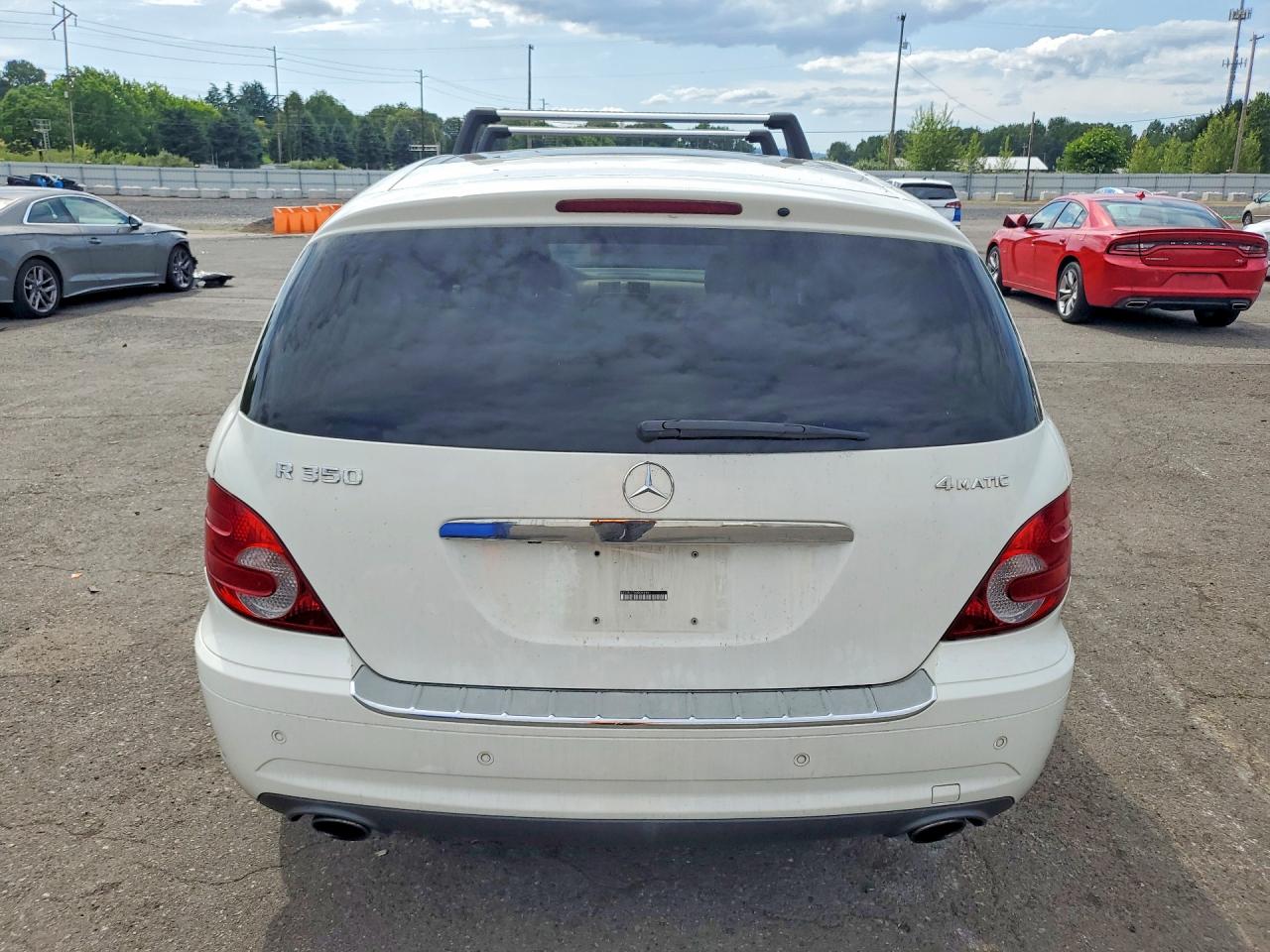 2009 Mercedes-benz R 350 4matic White vin: 4JGCB65E89A092881