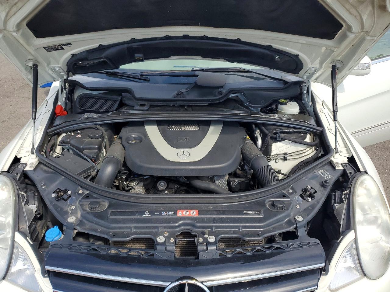 2009 Mercedes-benz R 350 4matic White vin: 4JGCB65E89A092881