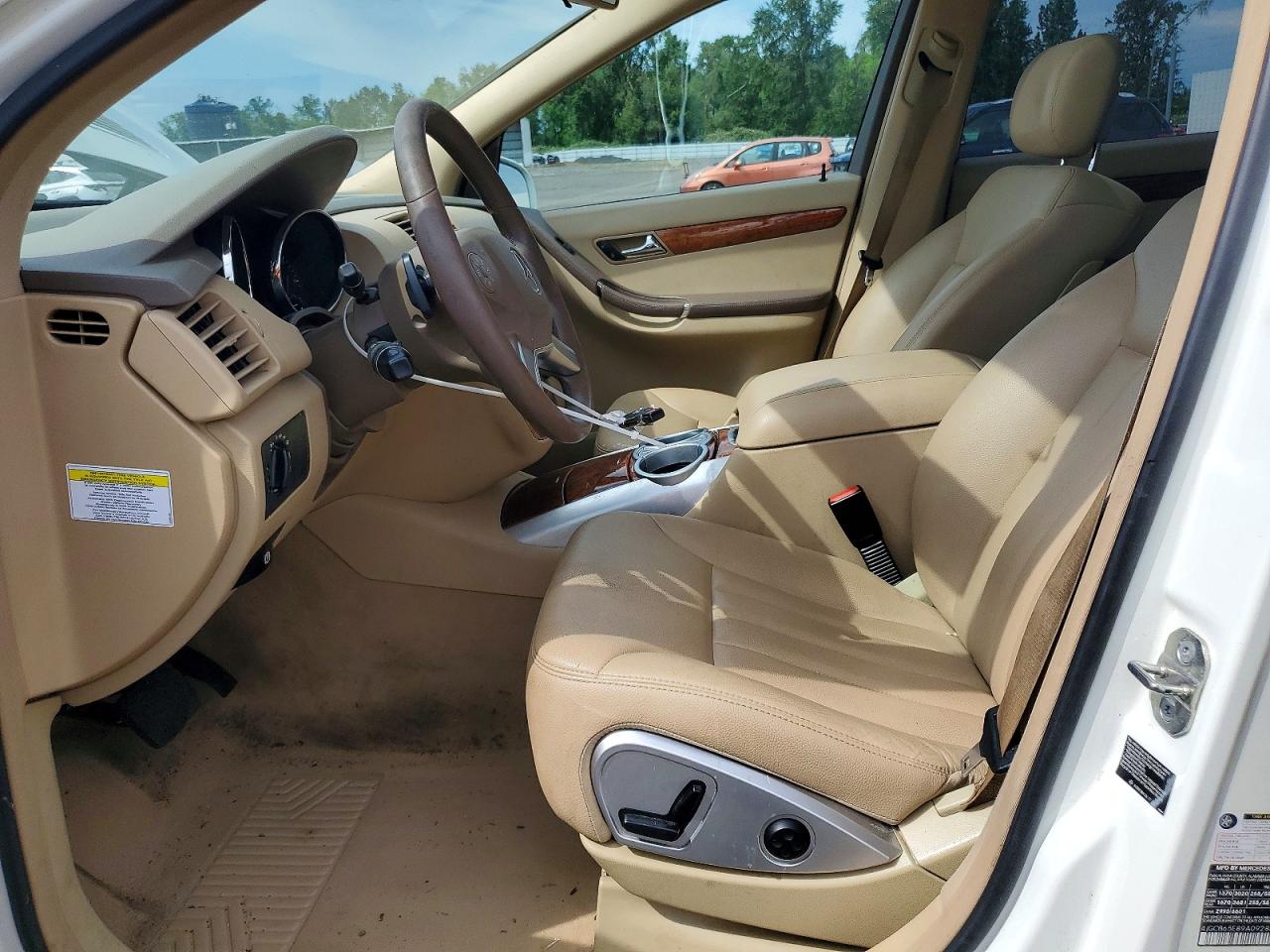 2009 Mercedes-benz R 350 4matic White vin: 4JGCB65E89A092881