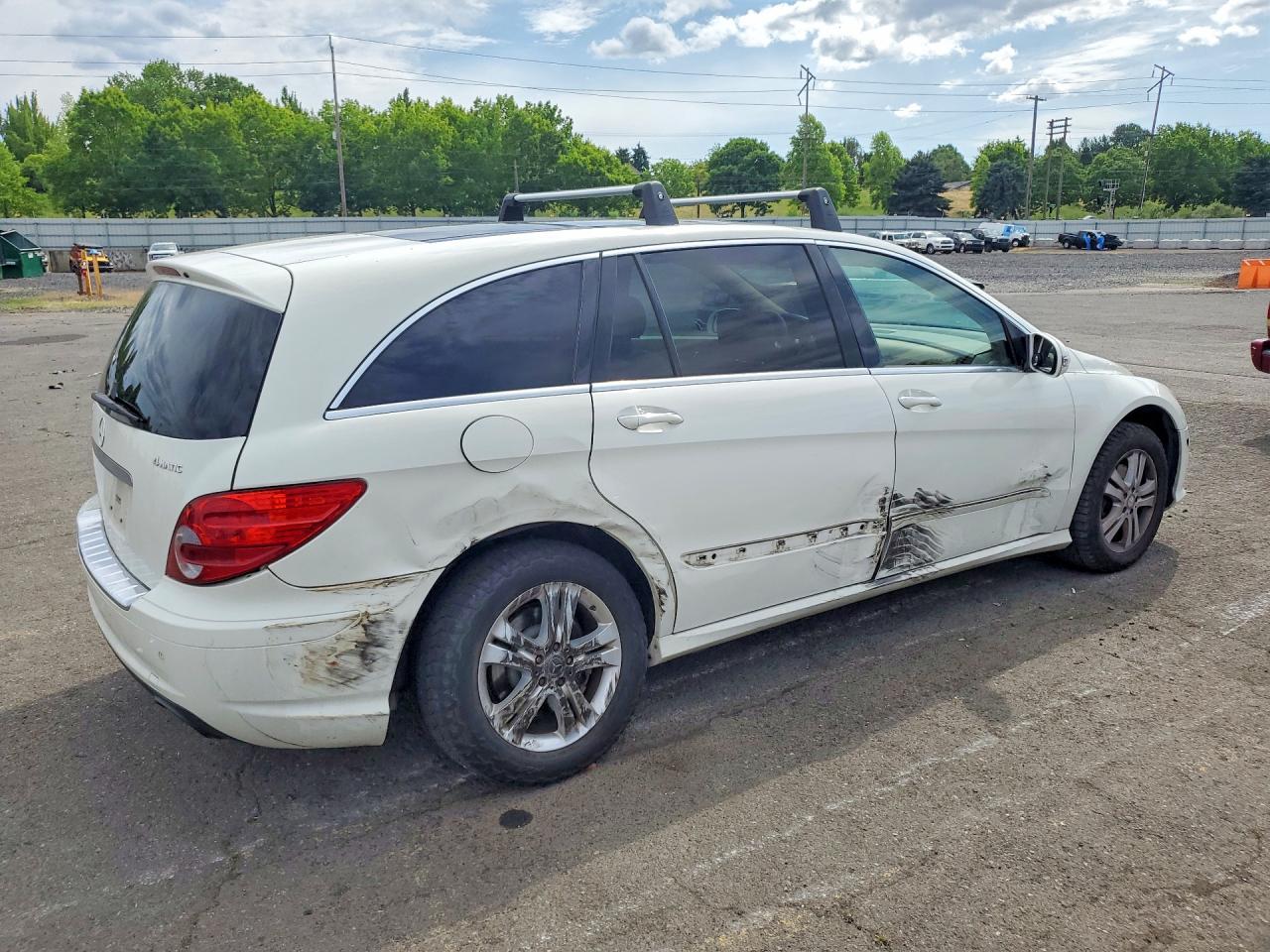 2009 Mercedes-benz R 350 4matic White vin: 4JGCB65E89A092881
