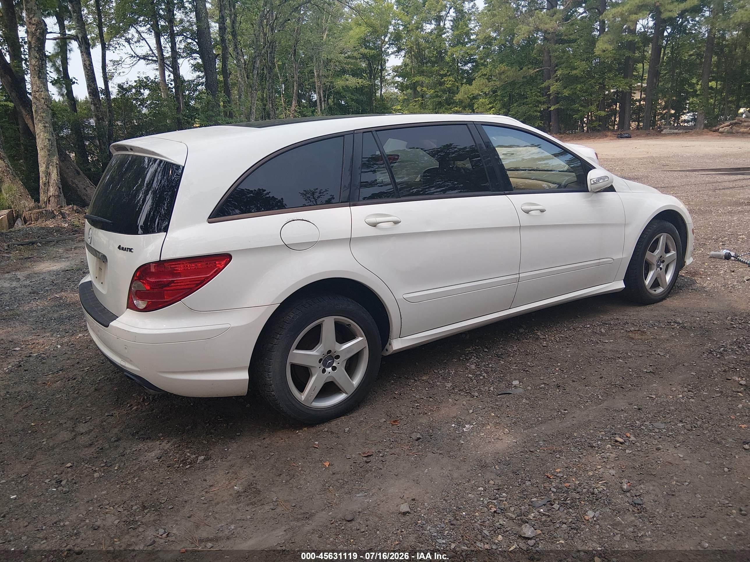 2006 Mercedes-benz R 350 4matic White vin: 4JGCB65E96A032670