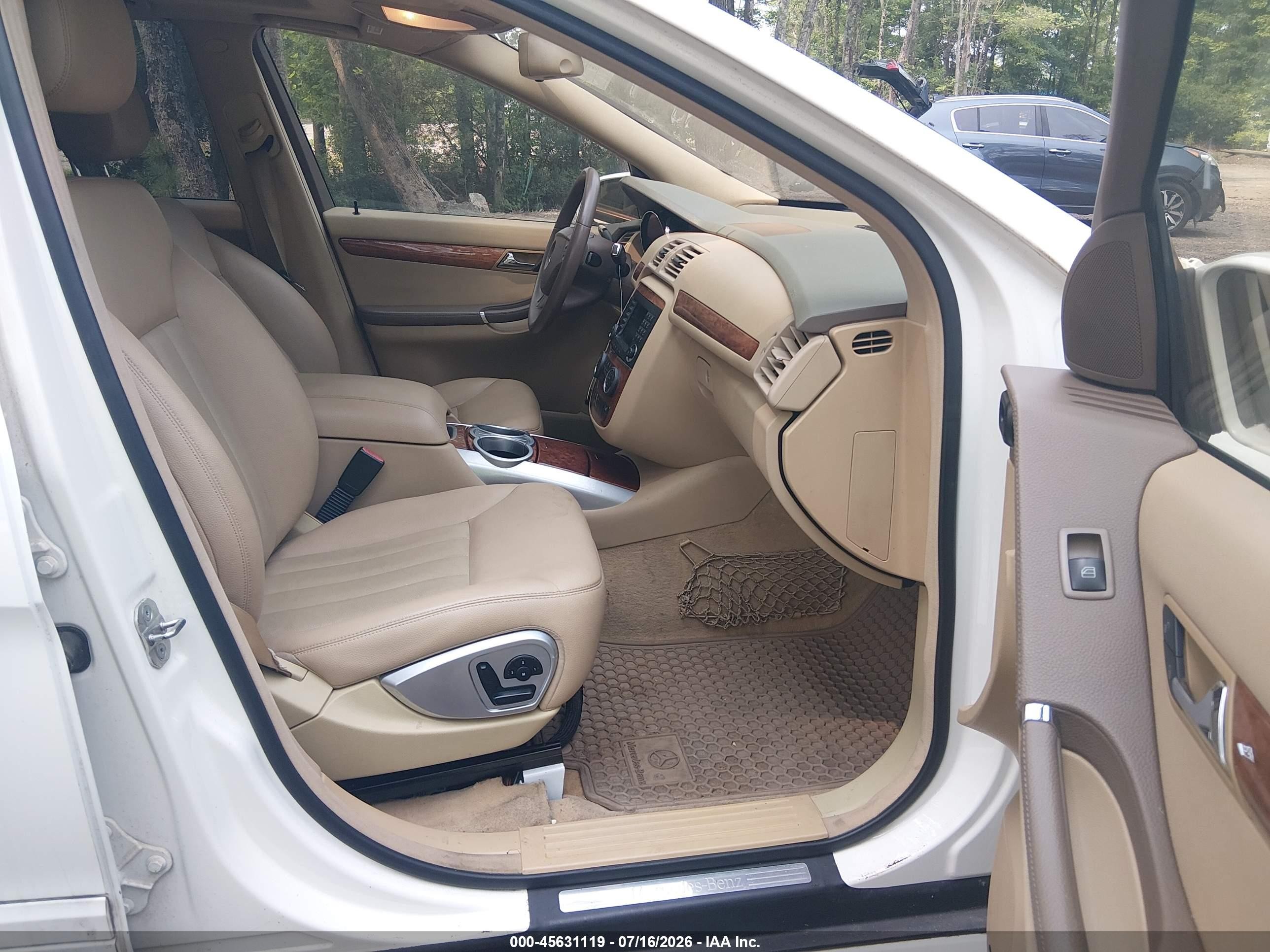 2006 Mercedes-benz R 350 4matic White vin: 4JGCB65E96A032670