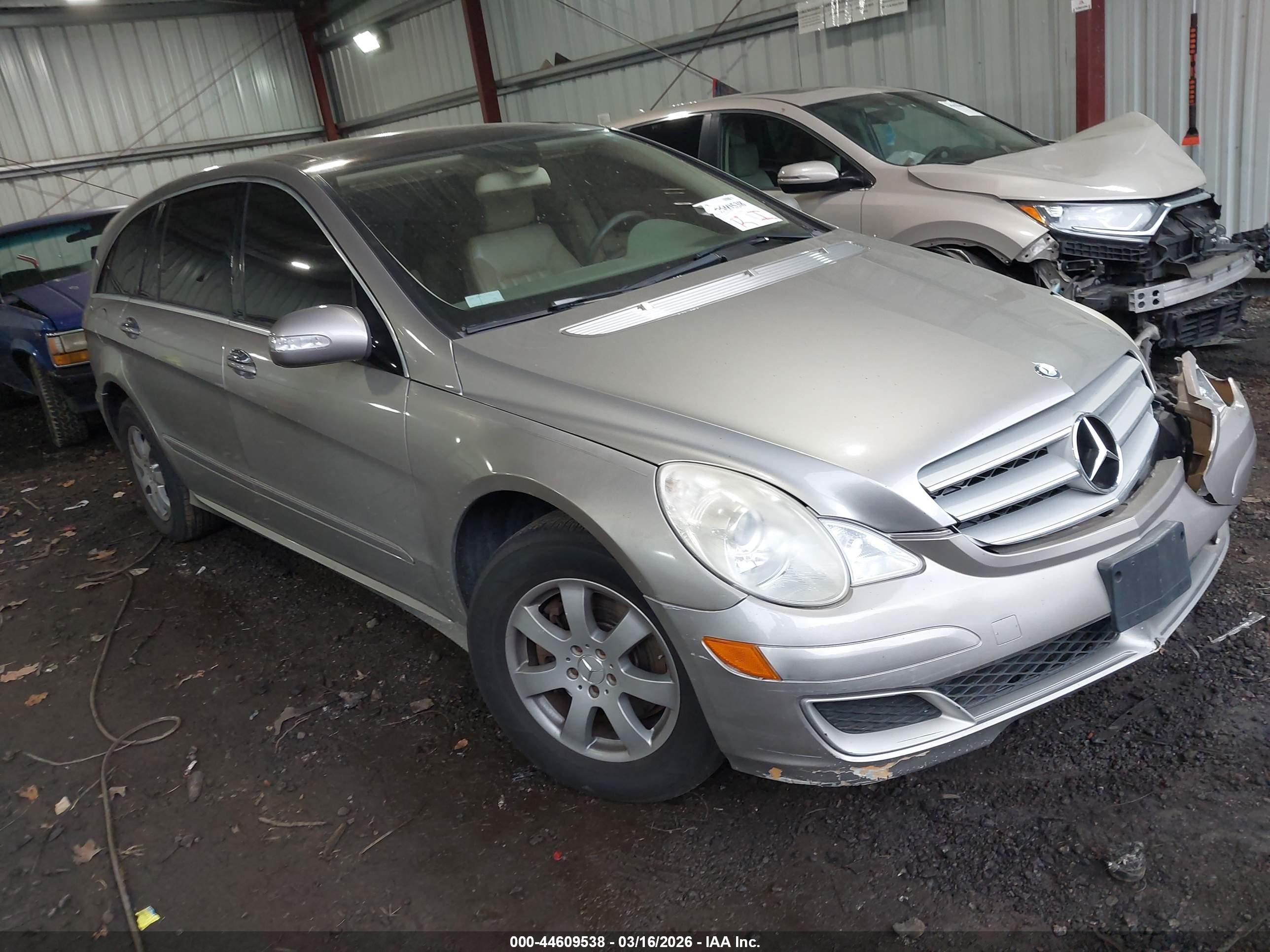 2007 Mercedes-benz R 350 4matic Gold vin: 4JGCB65E97A037627