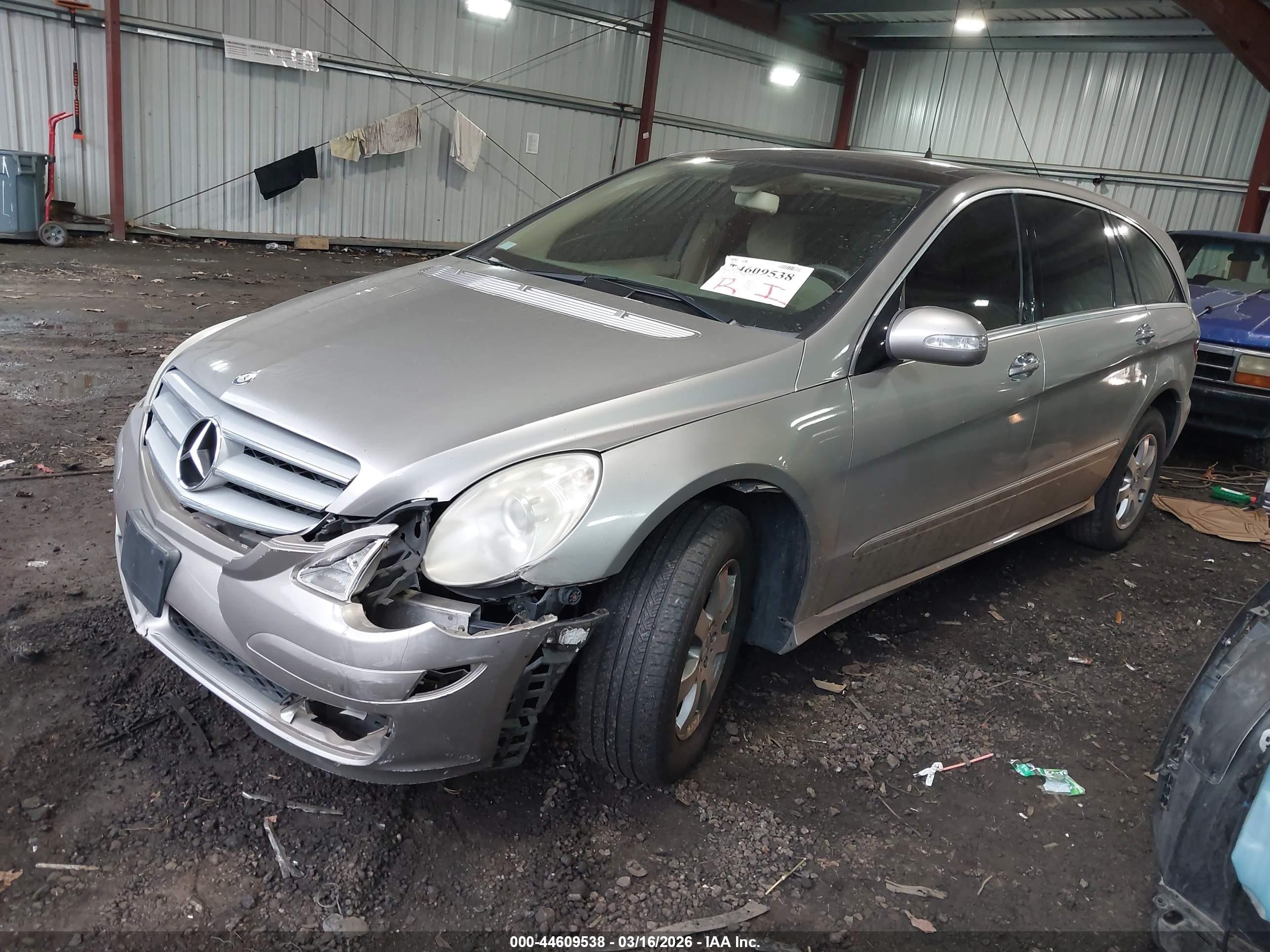 2007 Mercedes-benz R 350 4matic Gold vin: 4JGCB65E97A037627