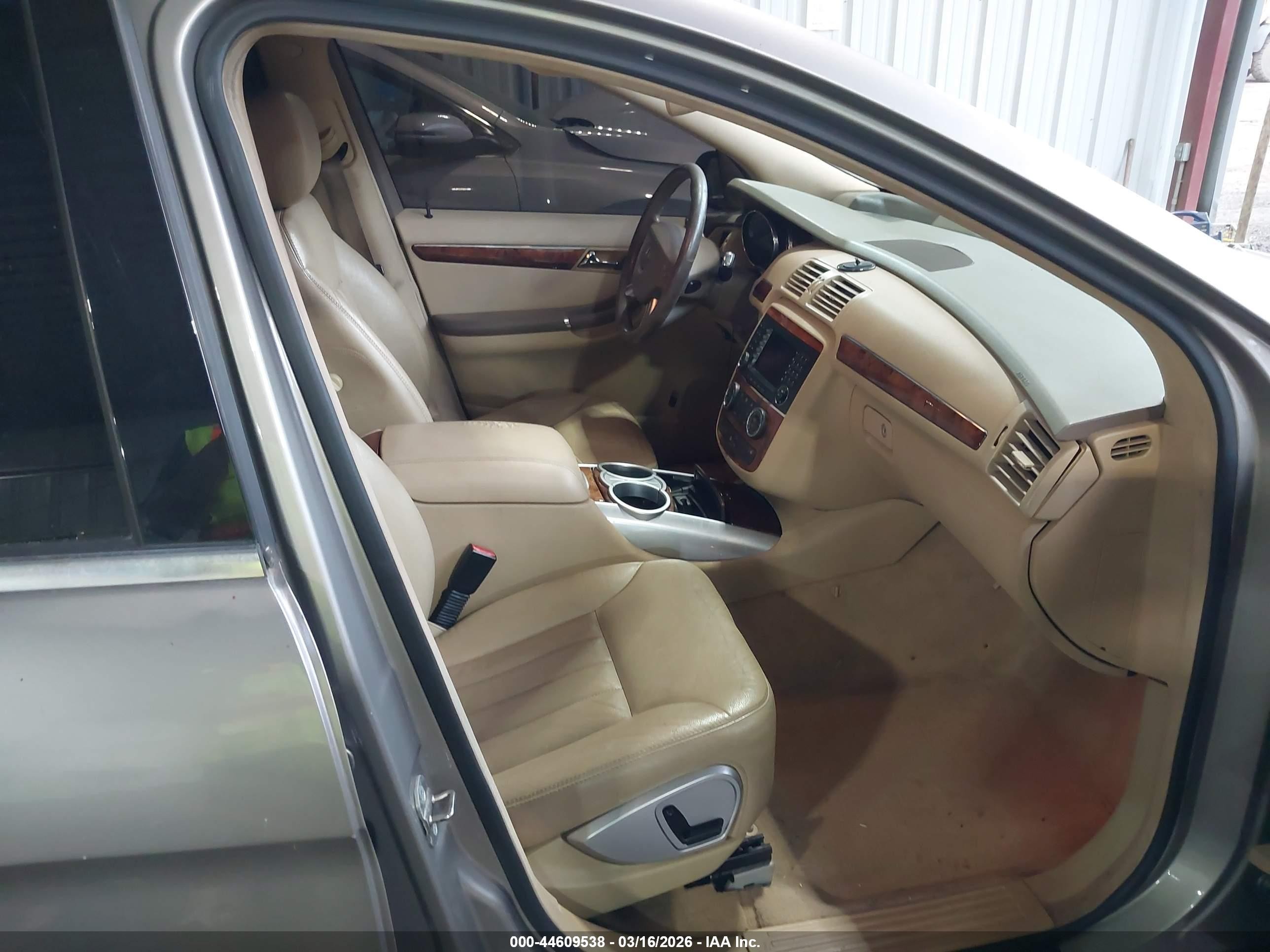 2007 Mercedes-benz R 350 4matic Gold vin: 4JGCB65E97A037627