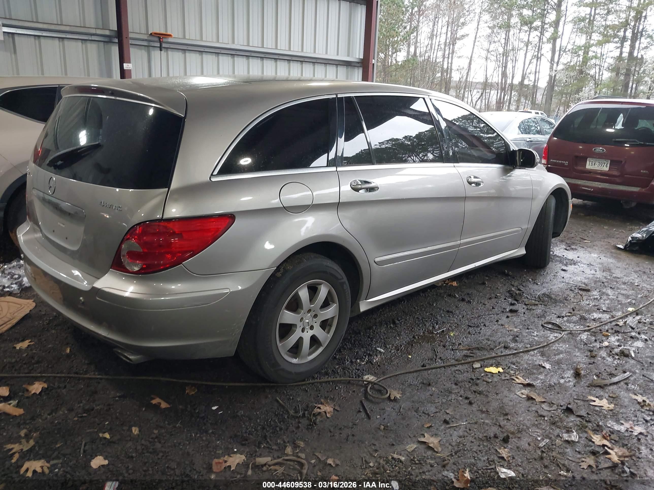 2007 Mercedes-benz R 350 4matic Gold vin: 4JGCB65E97A037627