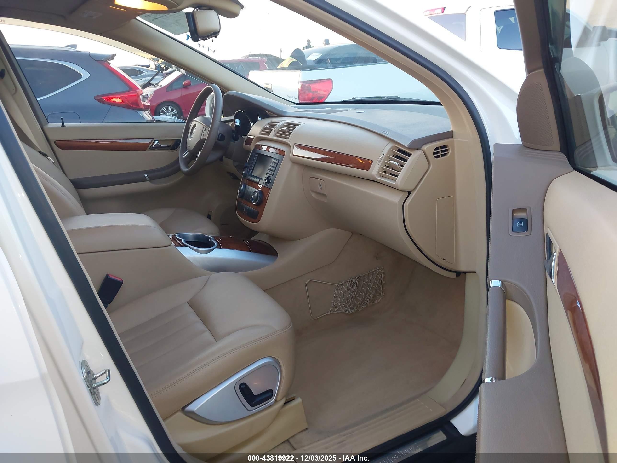 2007 Mercedes-benz R 350 4matic White vin: 4JGCB65E97A055044