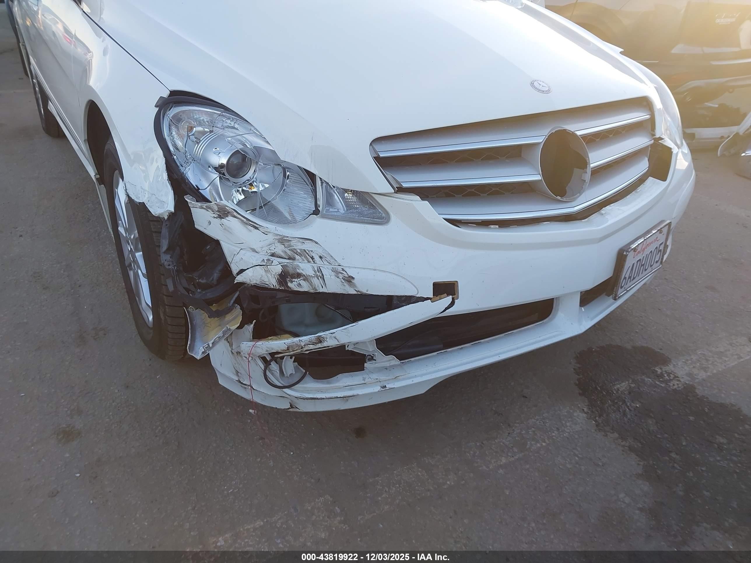 2007 Mercedes-benz R 350 4matic White vin: 4JGCB65E97A055044