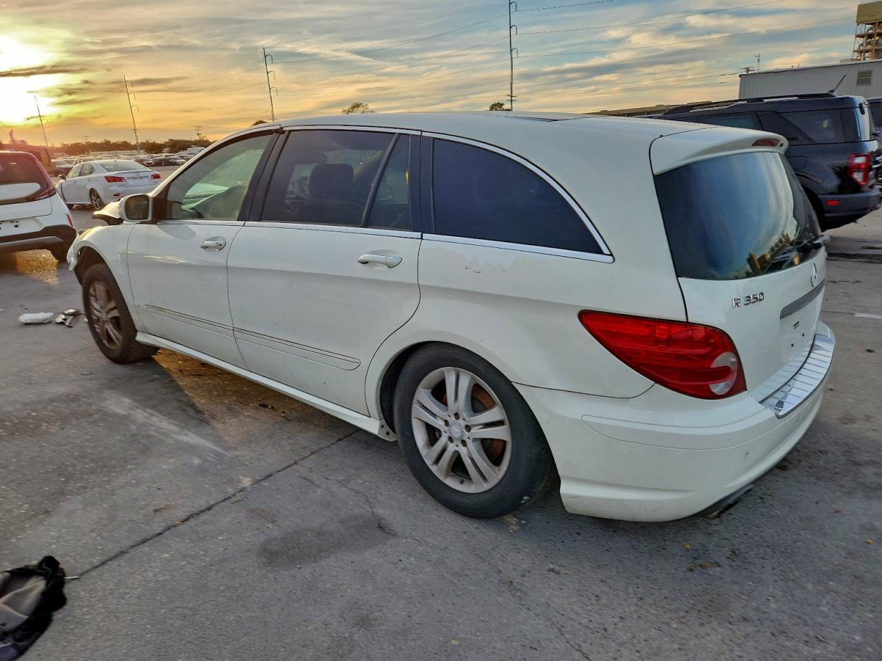 2008 Mercedes-benz R 350 White vin: 4JGCB65E98A082181