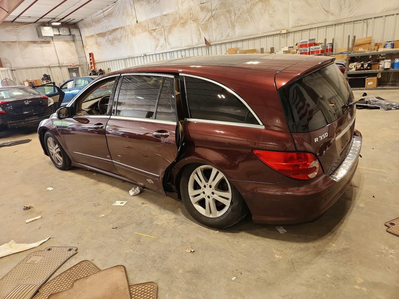 2008 Mercedes-benz R 350 Maroon vin: 4JGCB65EX8A082139