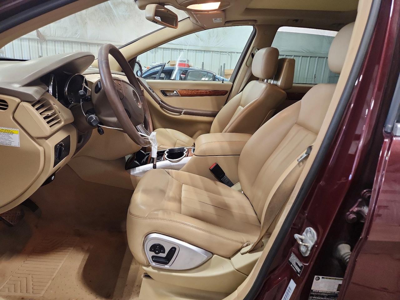 2008 Mercedes-benz R 350 Maroon vin: 4JGCB65EX8A082139