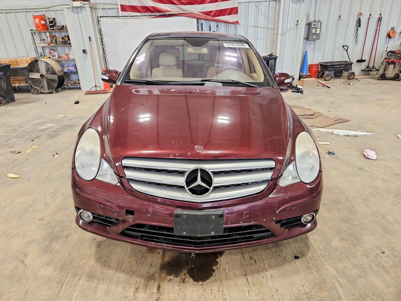 2008 Mercedes-benz R 350 Maroon vin: 4JGCB65EX8A082139