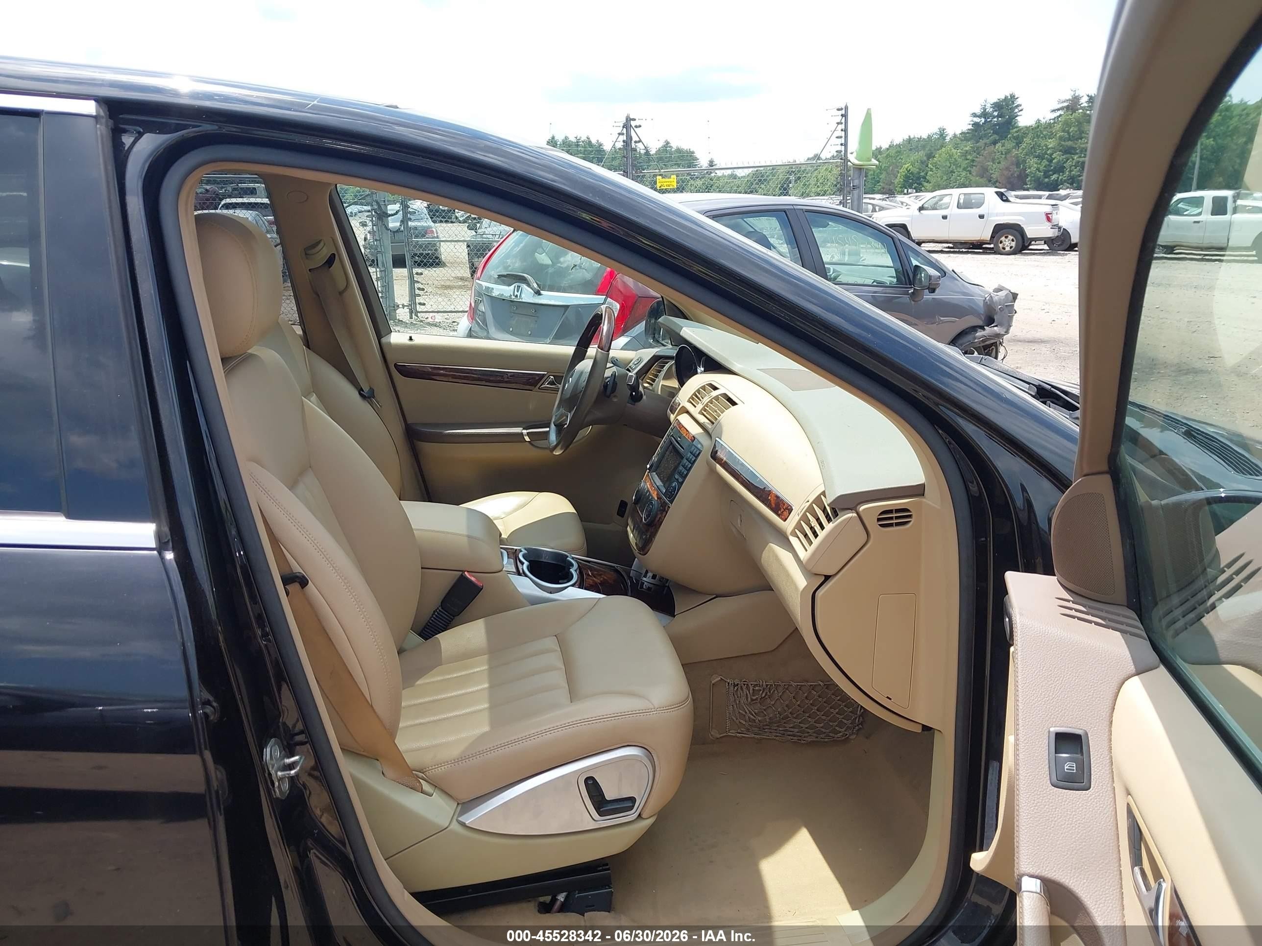 2010 Mercedes-benz R 350 4matic Black vin: 4JGCB6FB6AA102980