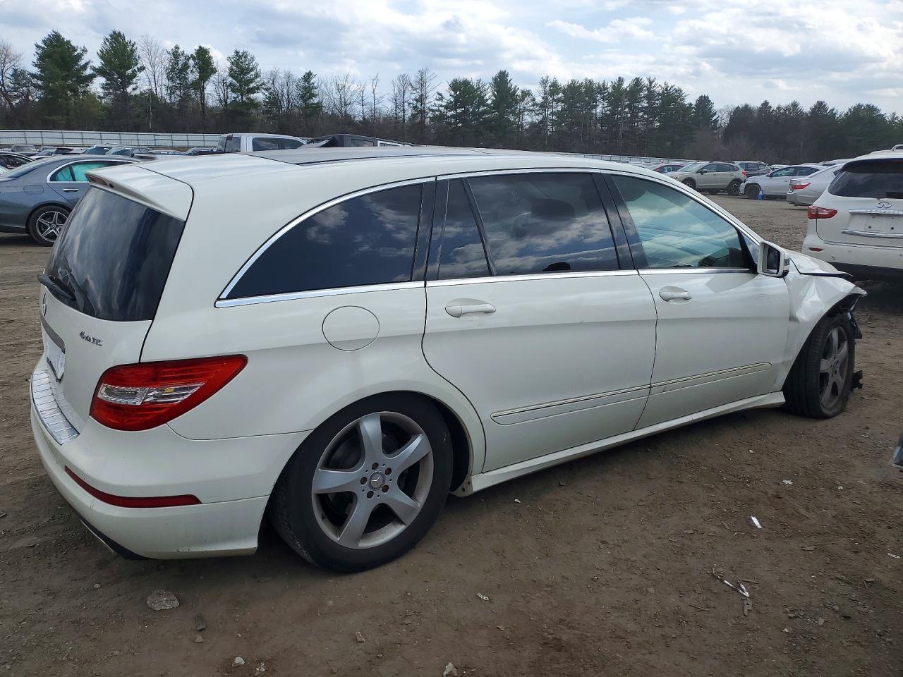 2011 Mercedes-benz R 350 4matic White vin: 4JGCB6FE0BA117762