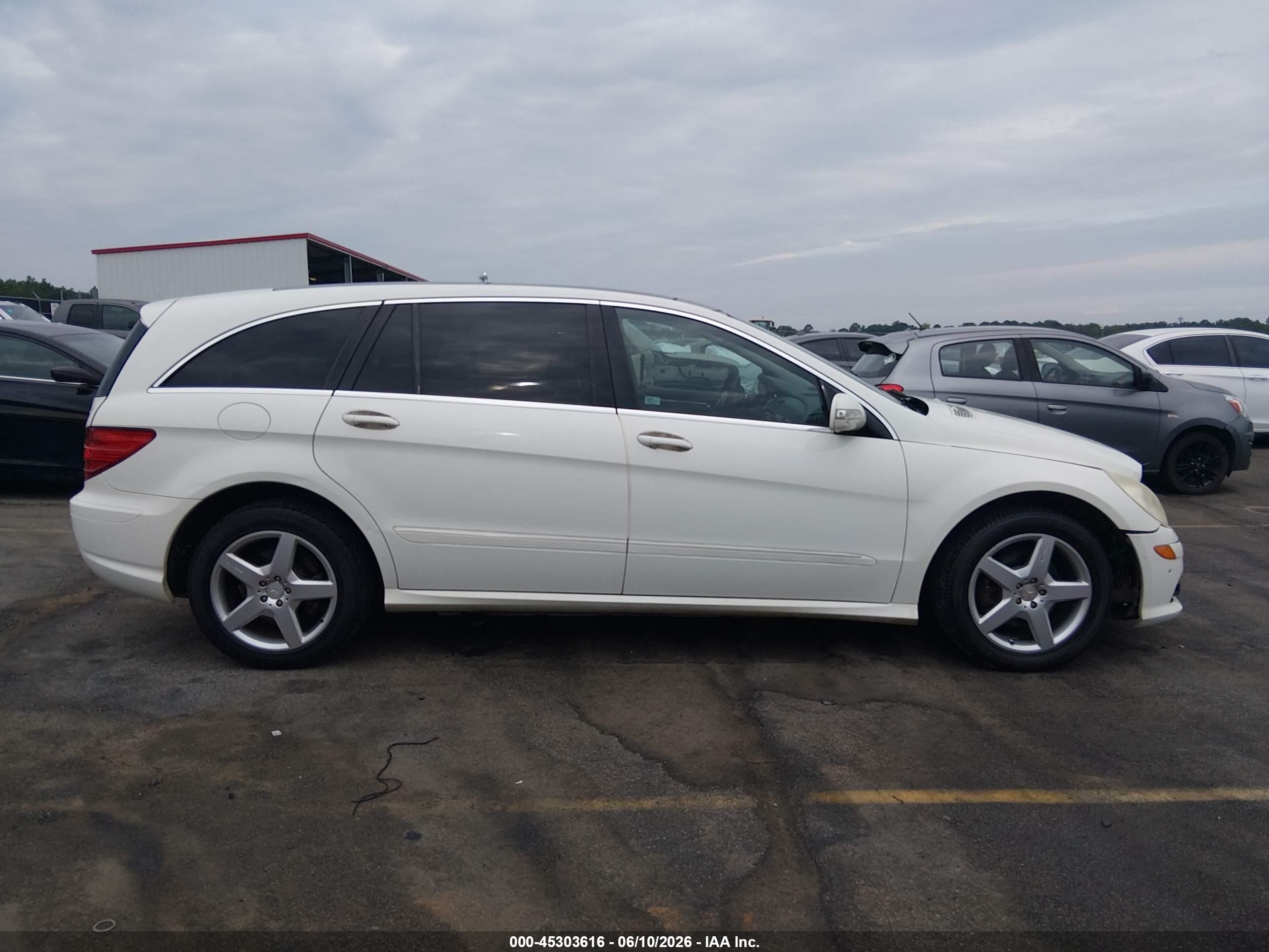 2010 Mercedes-benz R 350 4matic Белый vin: 4JGCB6FE1AA111693