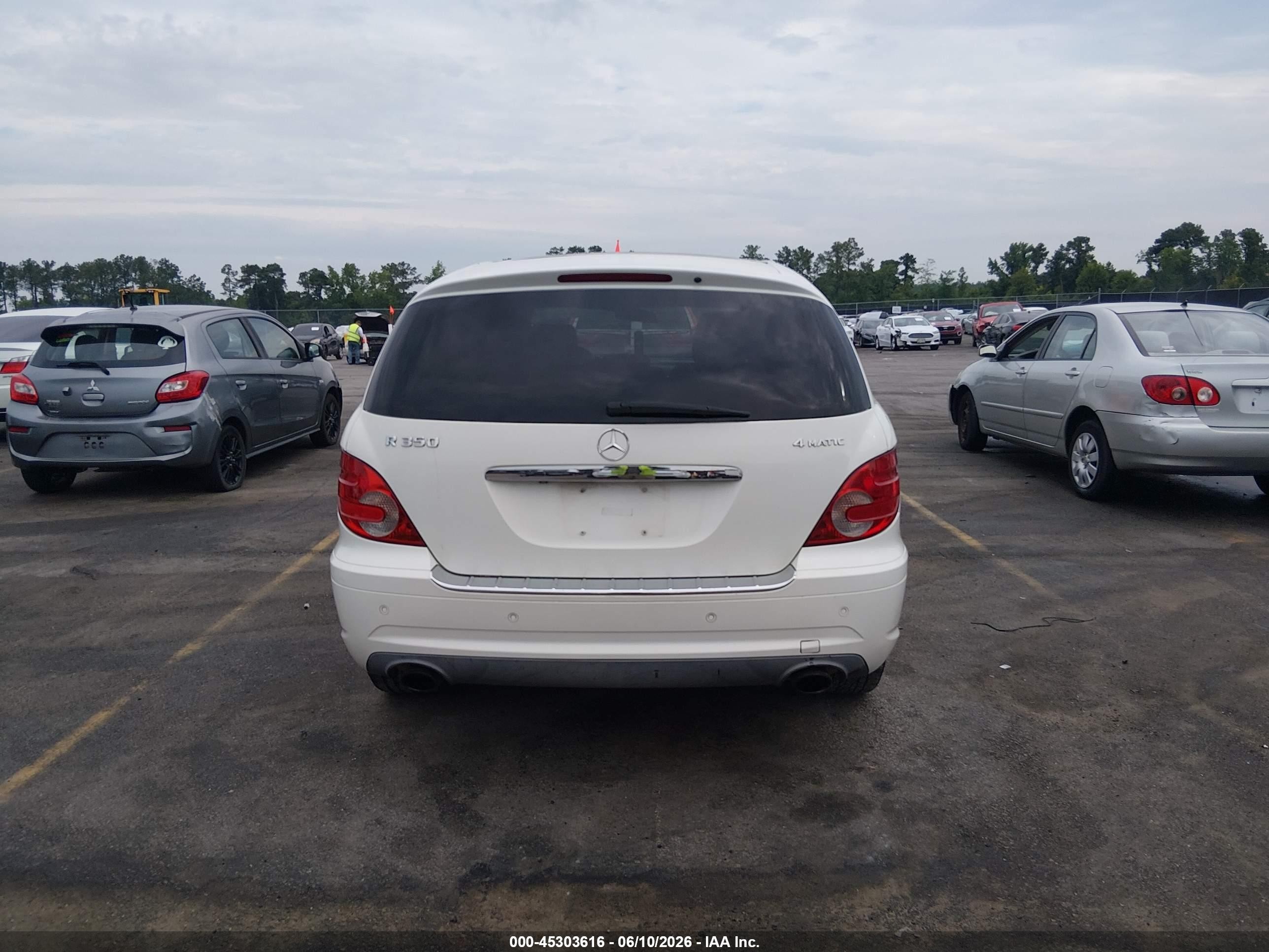 2010 Mercedes-benz R 350 4matic Белый vin: 4JGCB6FE1AA111693