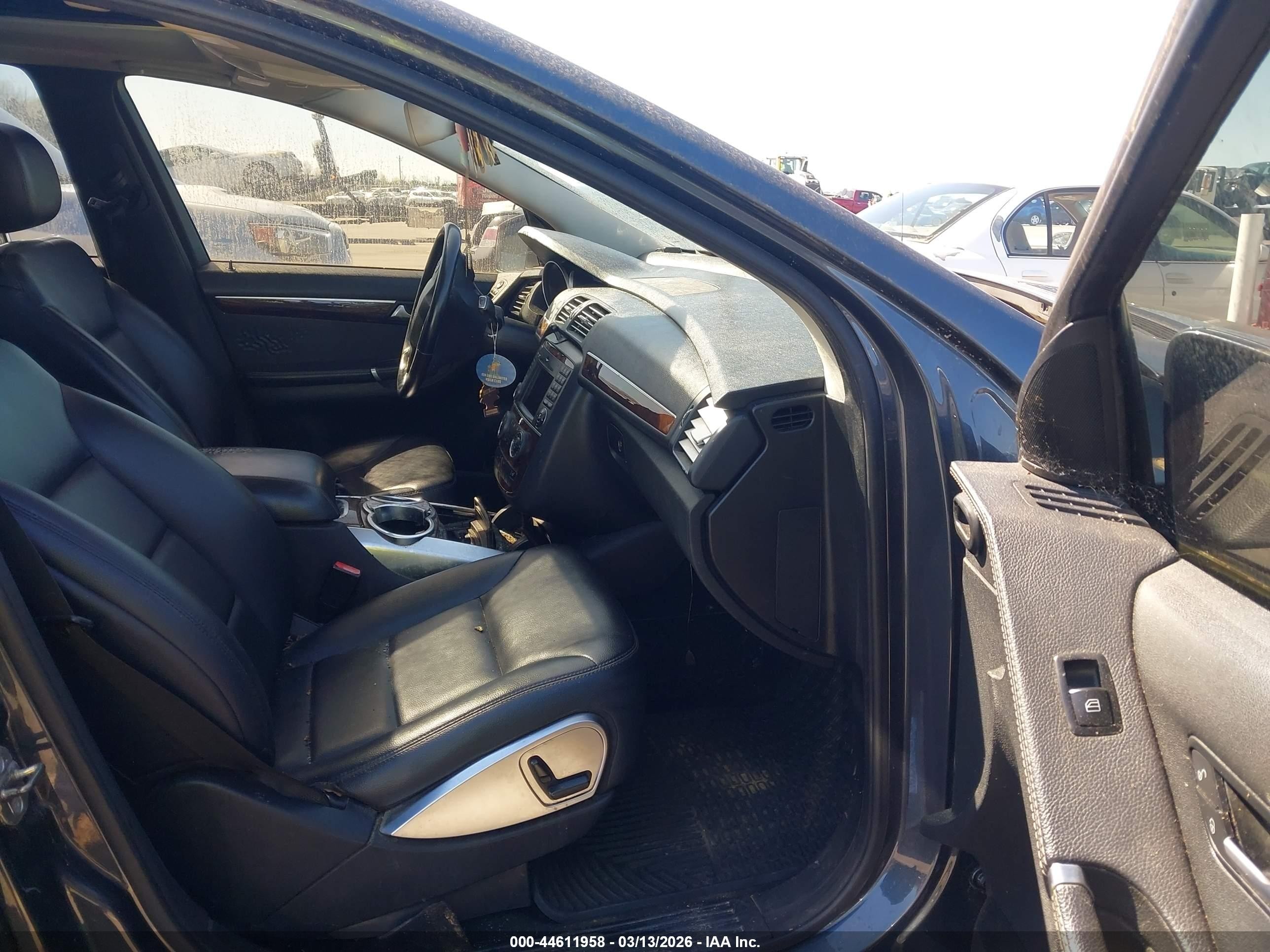2011 Mercedes-benz R 350 4matic Black vin: 4JGCB6FE1BA117849
