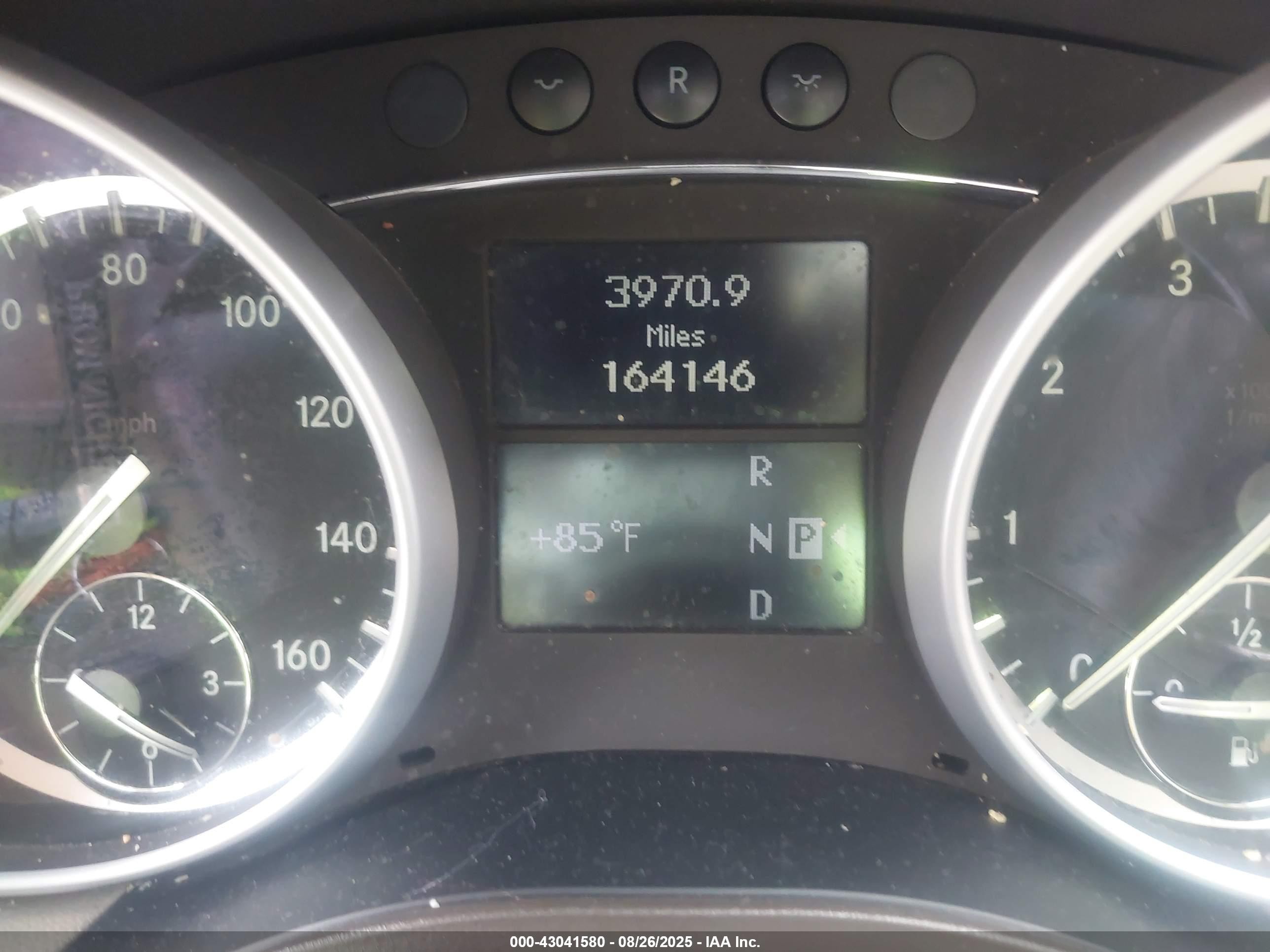 2011 Mercedes-benz R 350 4matic White vin: 4JGCB6FE1BA118094