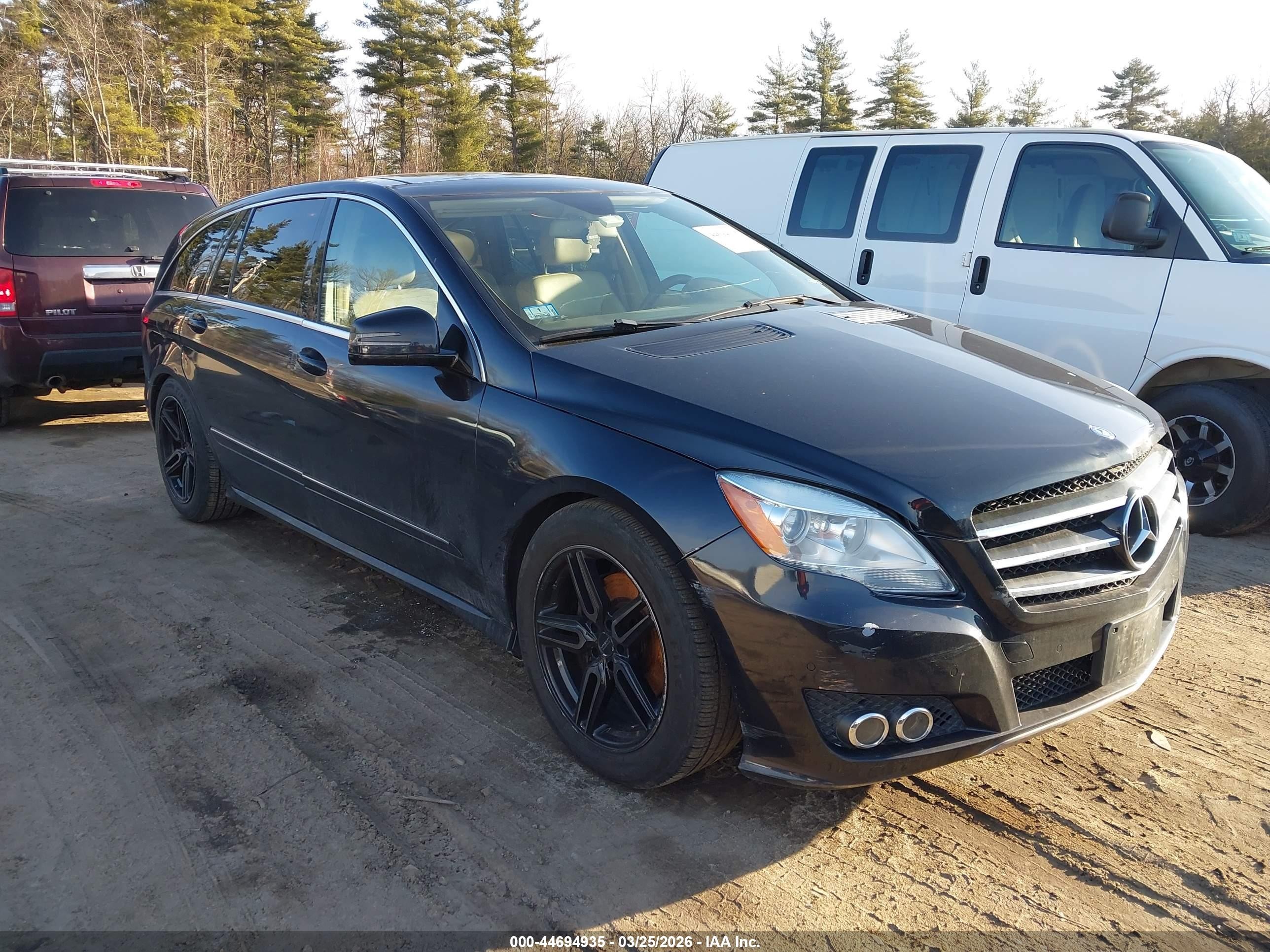2011 Mercedes-benz R 350 4matic Black vin: 4JGCB6FE2BA125328