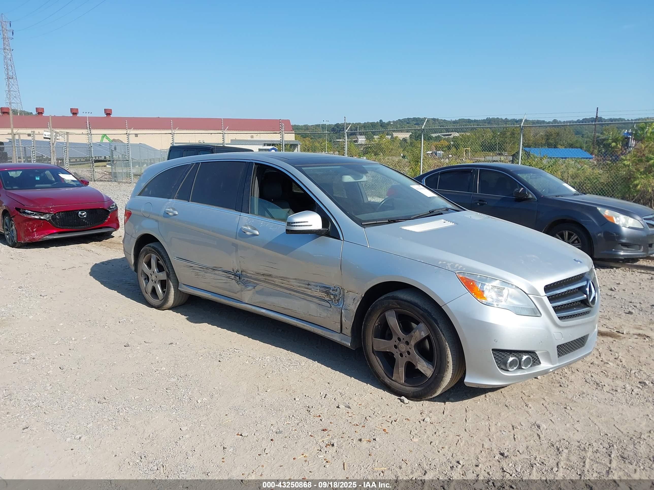 2011 Mercedes-benz R 350 4matic Silver vin: 4JGCB6FE2BA130254