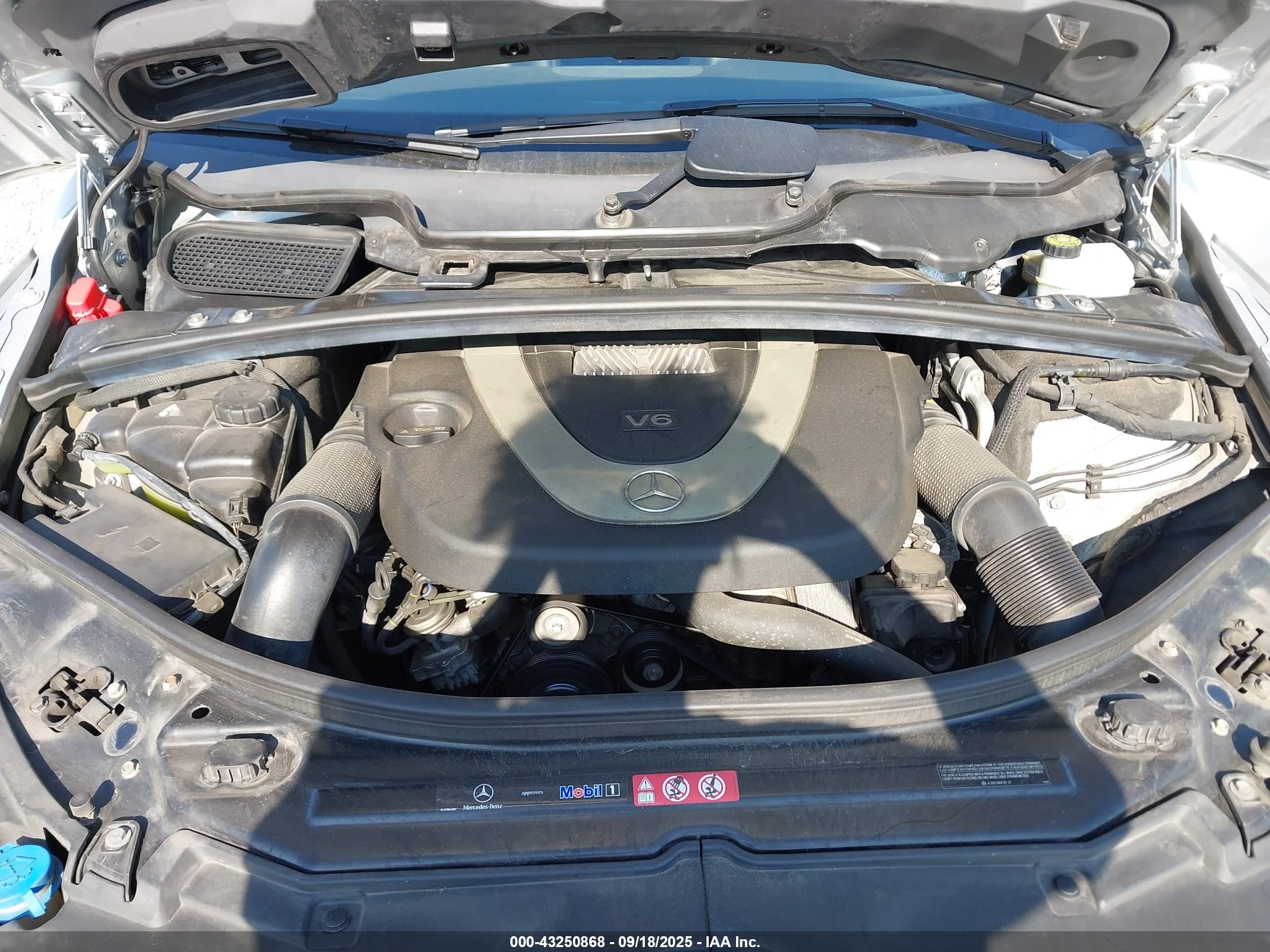 2011 Mercedes-benz R 350 4matic Silver vin: 4JGCB6FE2BA130254