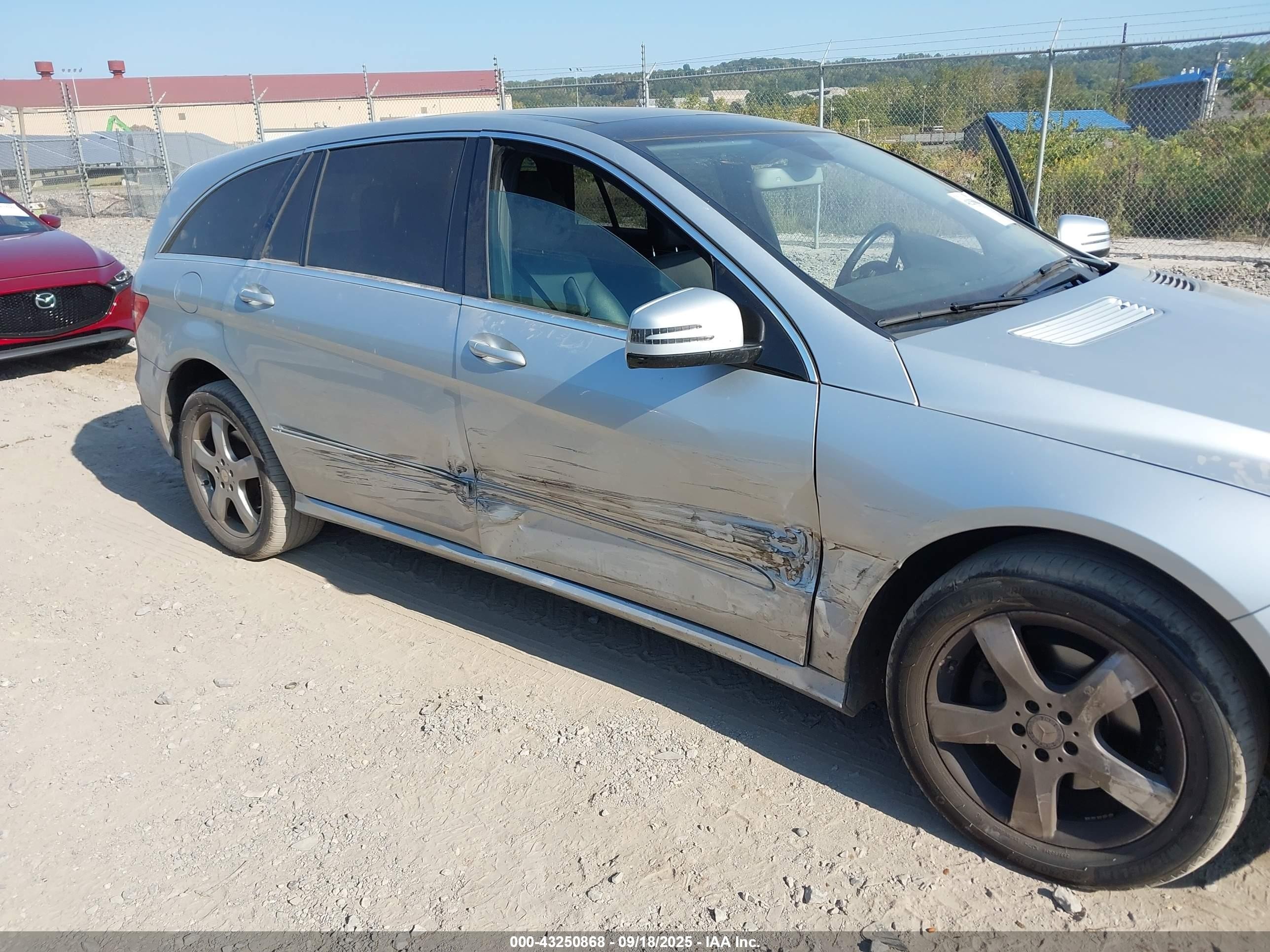 2011 Mercedes-benz R 350 4matic Silver vin: 4JGCB6FE2BA130254