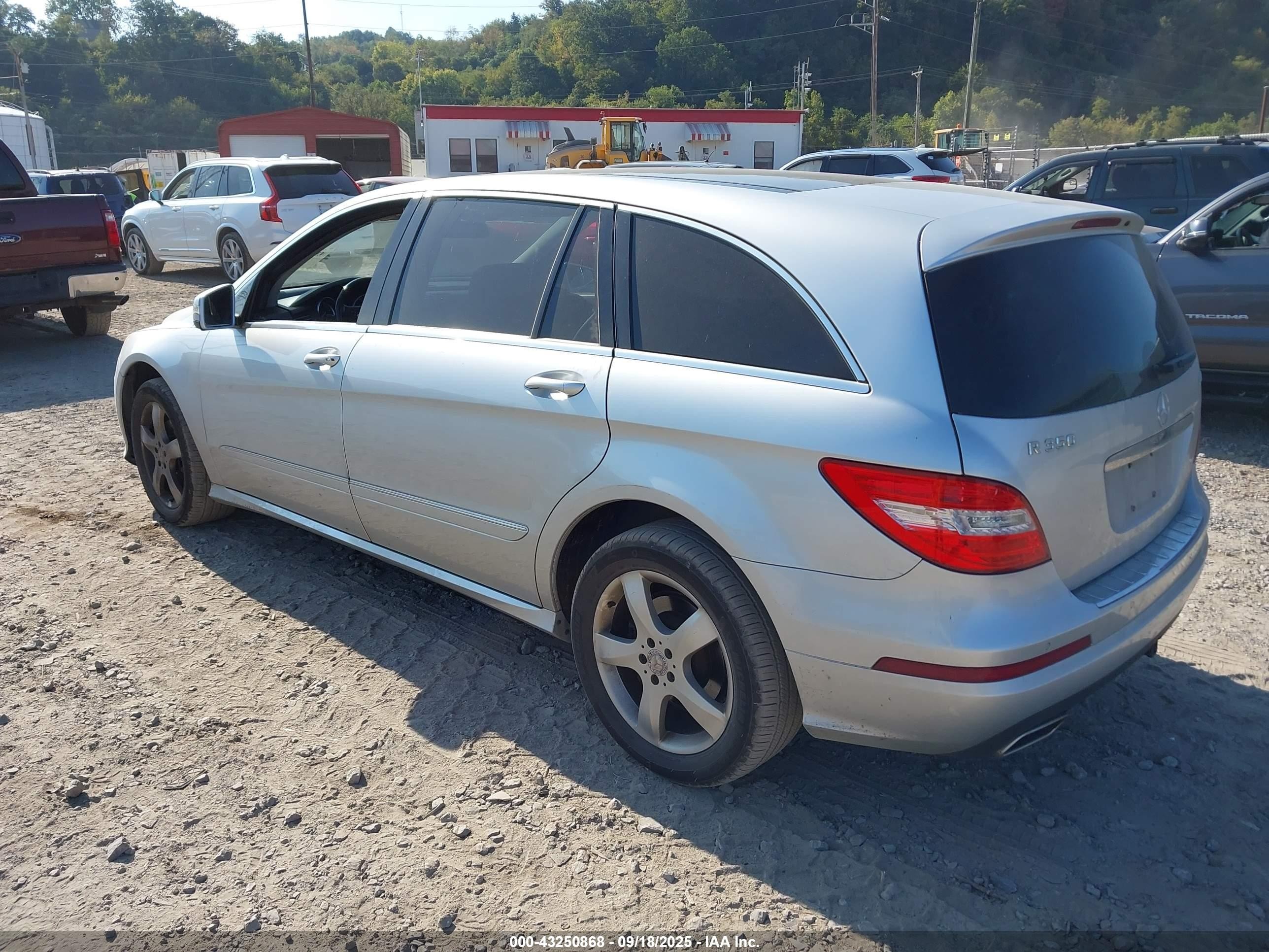 2011 Mercedes-benz R 350 4matic Silver vin: 4JGCB6FE2BA130254
