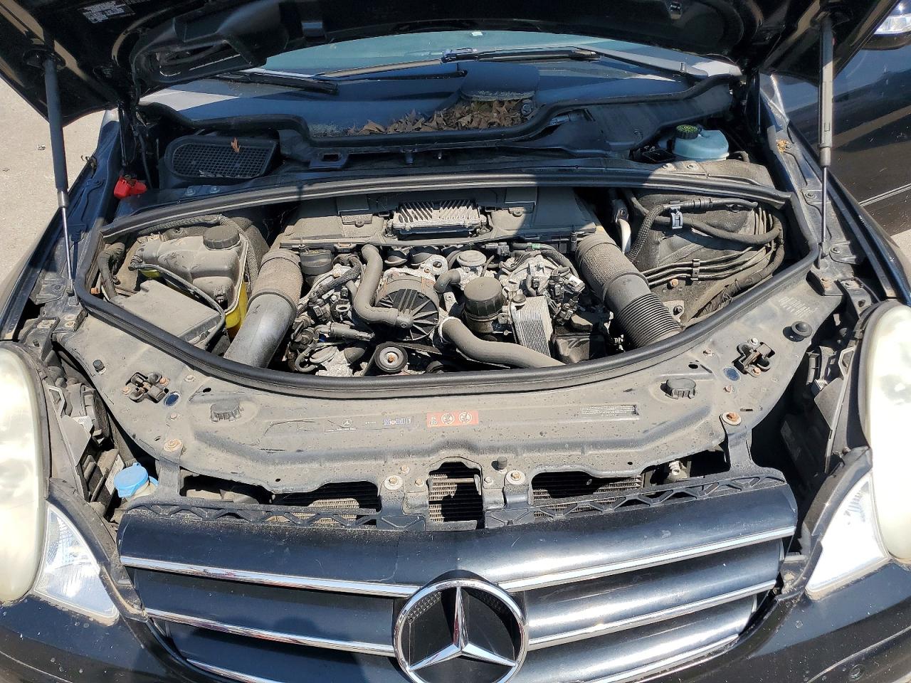 2010 Mercedes-benz R 350 4matic Черный vin: 4JGCB6FE3AA112117