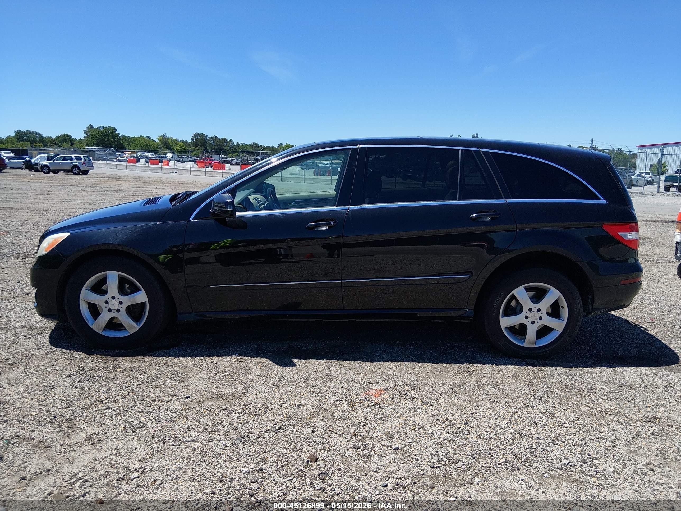 2011 Mercedes-benz R 350 4matic Black vin: 4JGCB6FE3BA117898