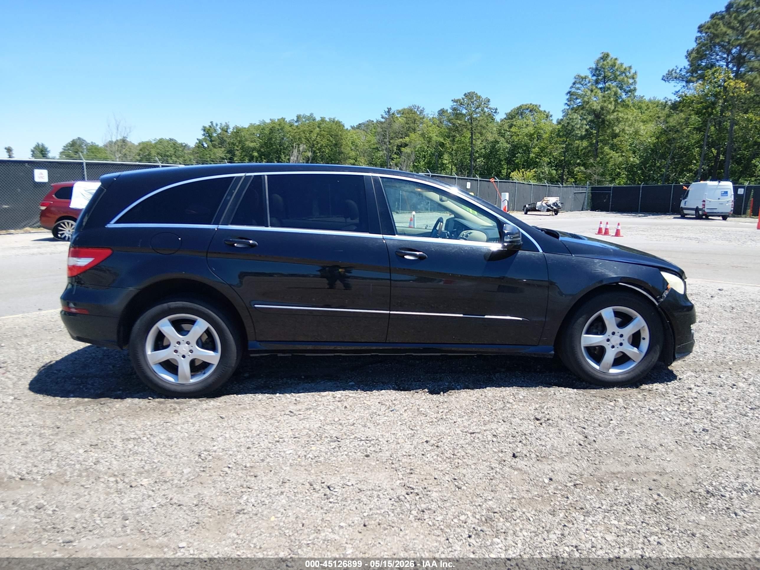 2011 Mercedes-benz R 350 4matic Black vin: 4JGCB6FE3BA117898
