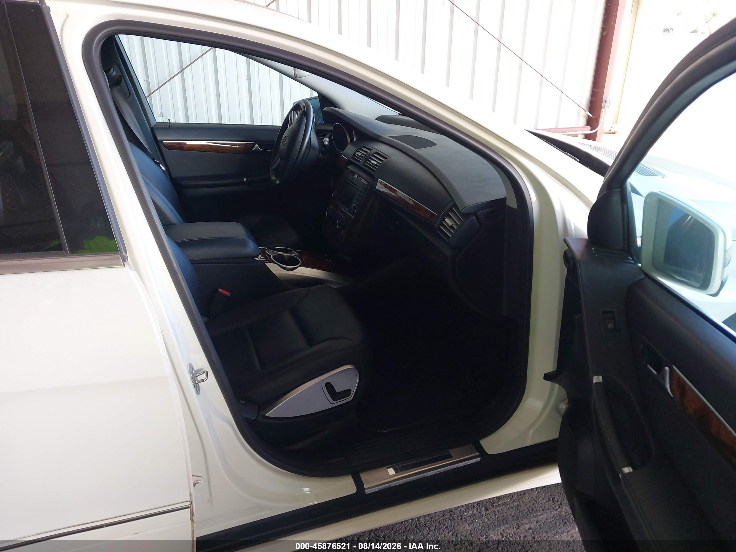 2011 Mercedes-benz R 350 4matic White vin: 4JGCB6FE3BA135723