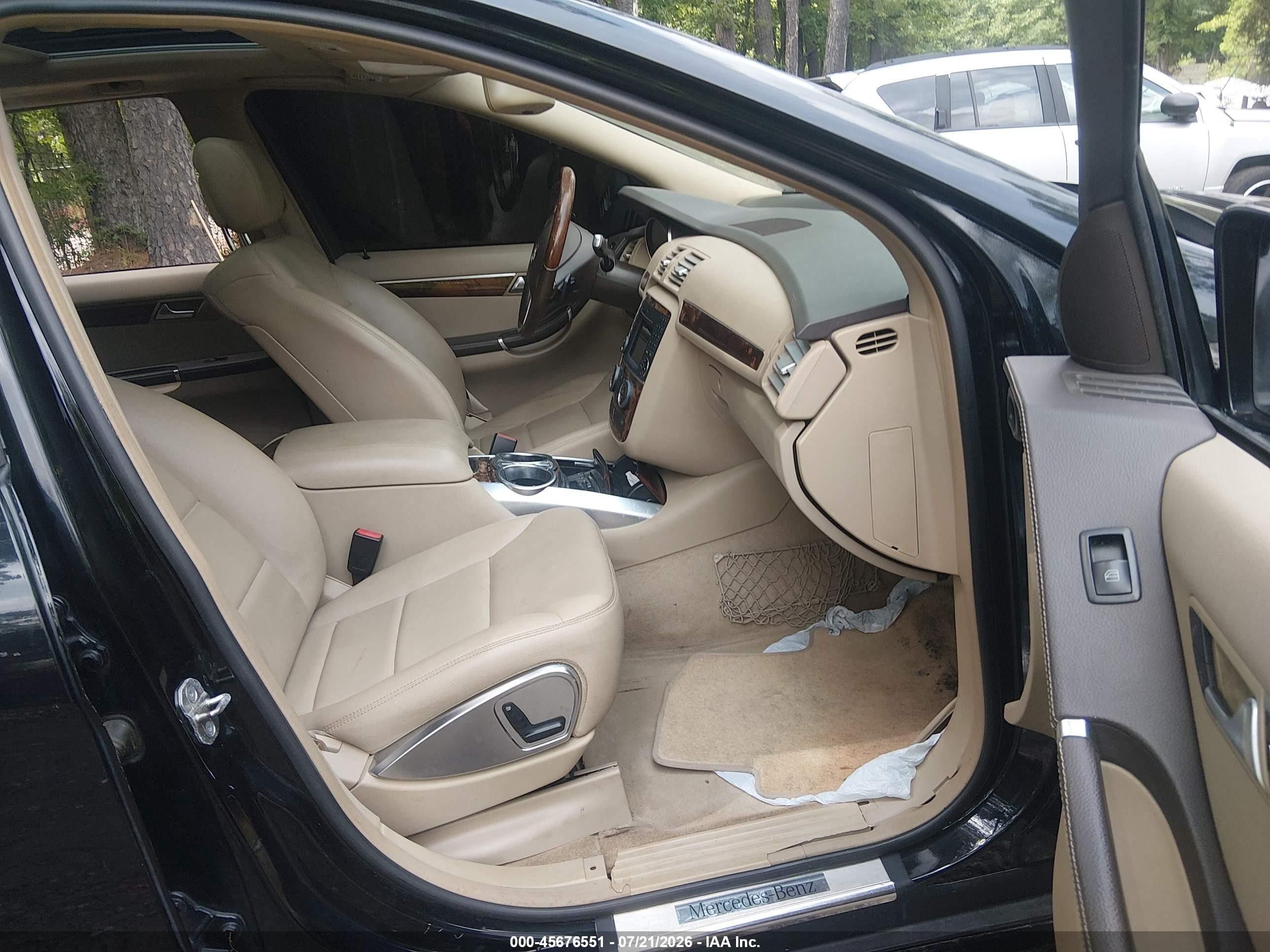 2011 Mercedes-benz R 350 4matic Black vin: 4JGCB6FE4BA127369