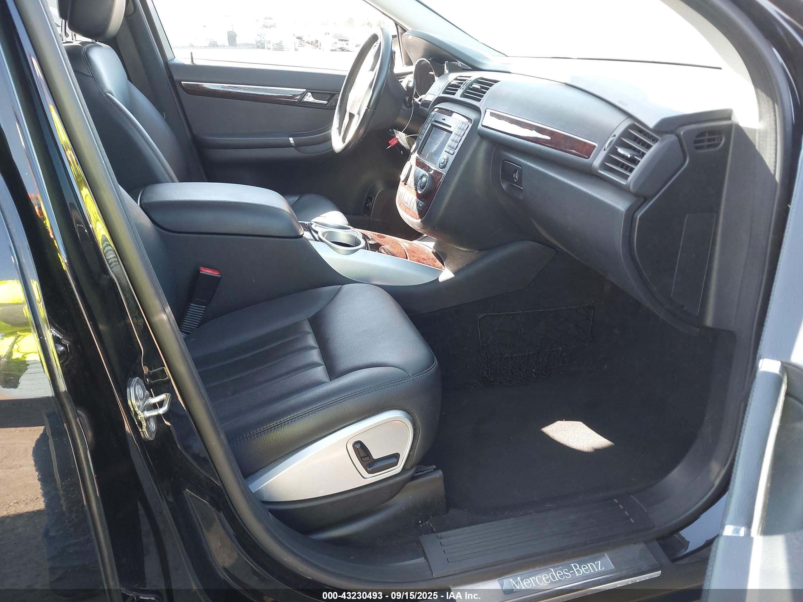 2010 Mercedes-benz R 350 4matic Black vin: 4JGCB6FE5AA112572