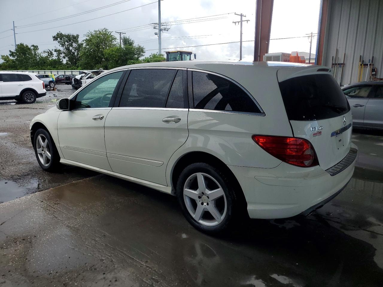 2010 Mercedes-benz R 350 4matic White vin: 4JGCB6FE6AA107641