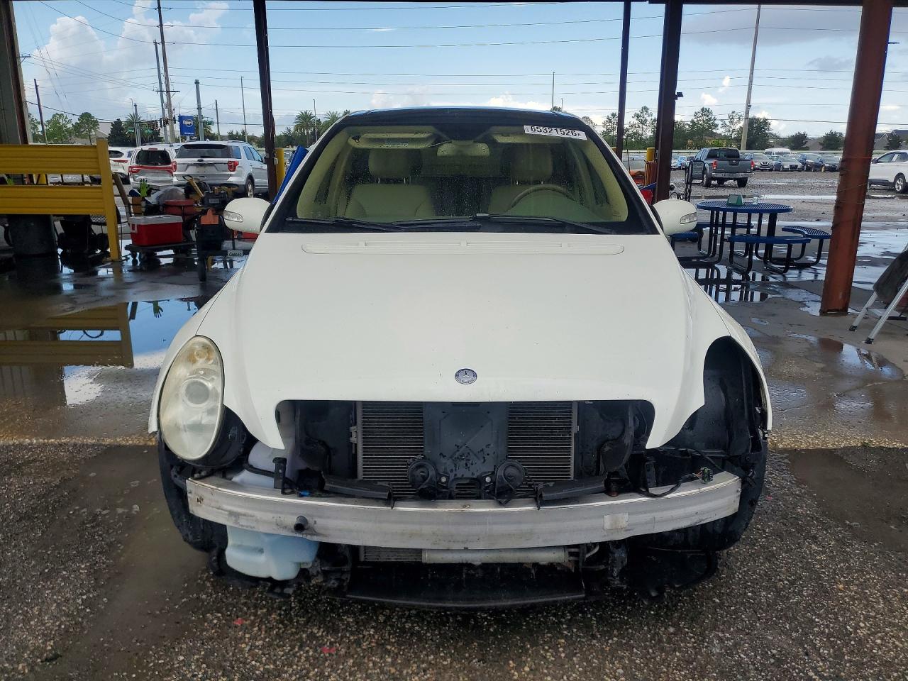 2010 Mercedes-benz R 350 4matic White vin: 4JGCB6FE6AA107641