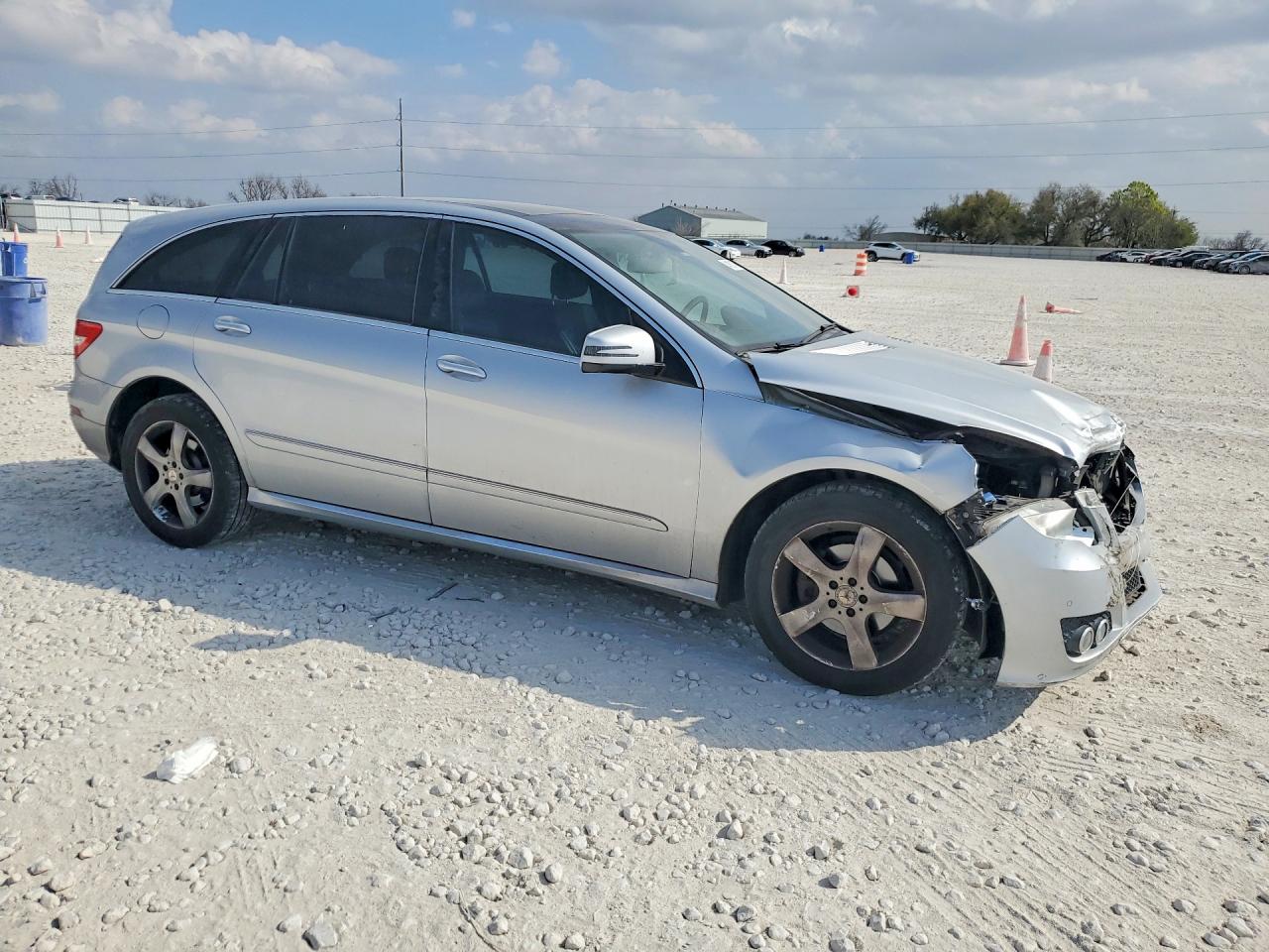 2011 Mercedes-benz R 350 4matic Silver vin: 4JGCB6FE6BA117992