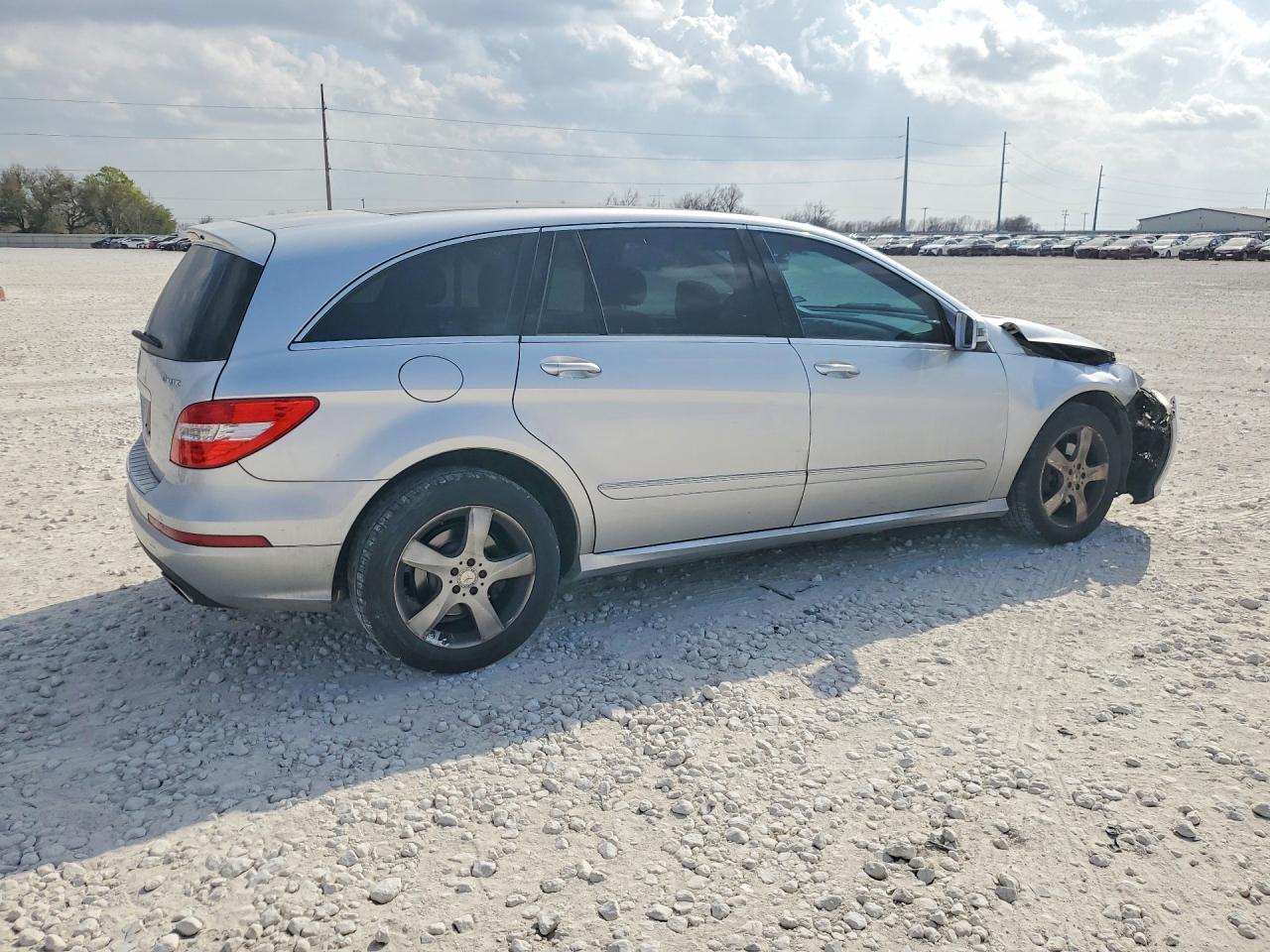 2011 Mercedes-benz R 350 4matic Silver vin: 4JGCB6FE6BA117992