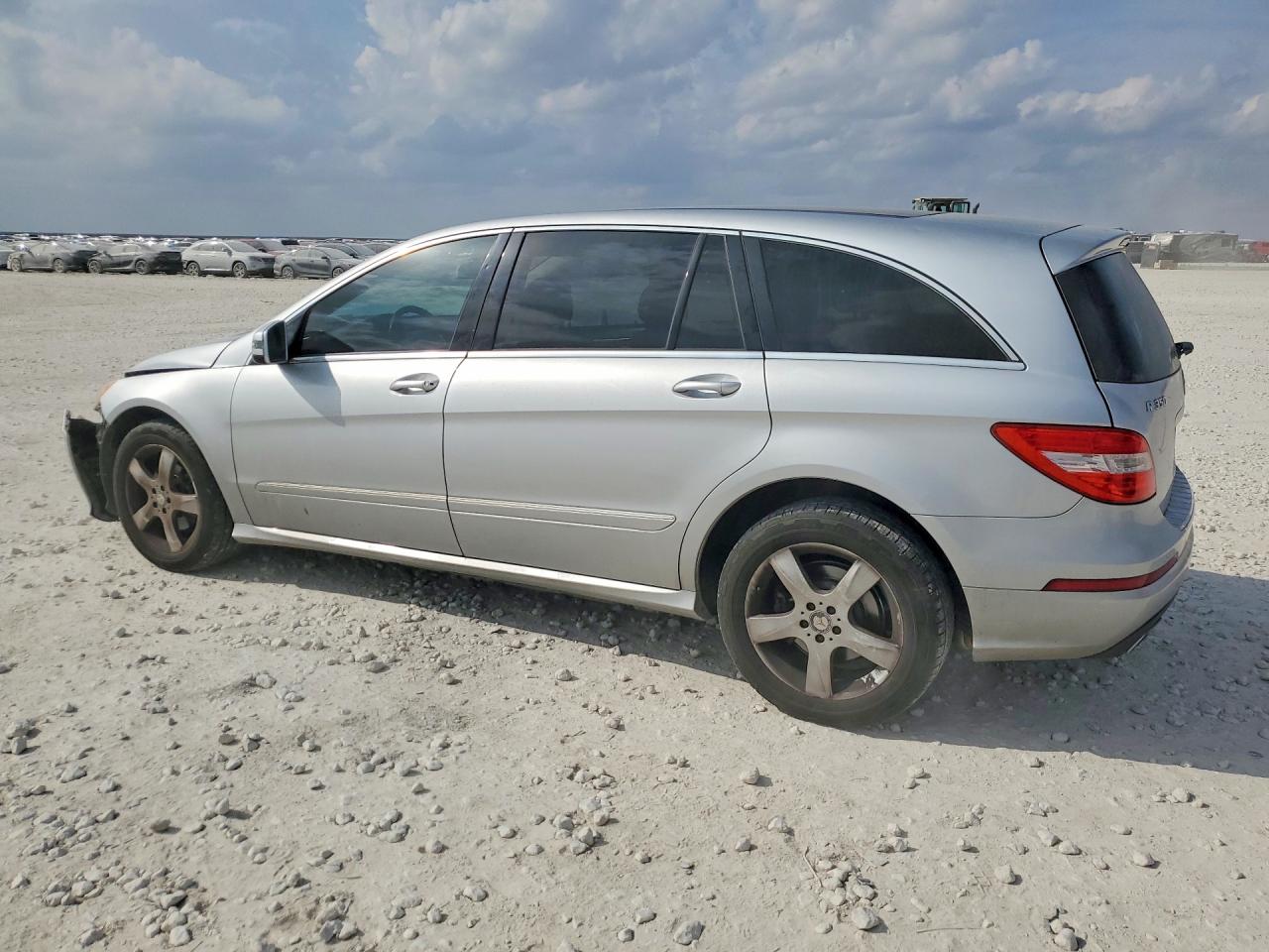 2011 Mercedes-benz R 350 4matic Silver vin: 4JGCB6FE6BA117992