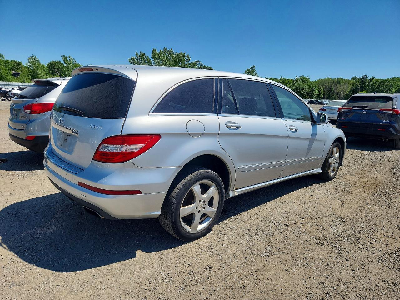 2011 Mercedes-benz R 350 4matic Silver vin: 4JGCB6FE7BA114387