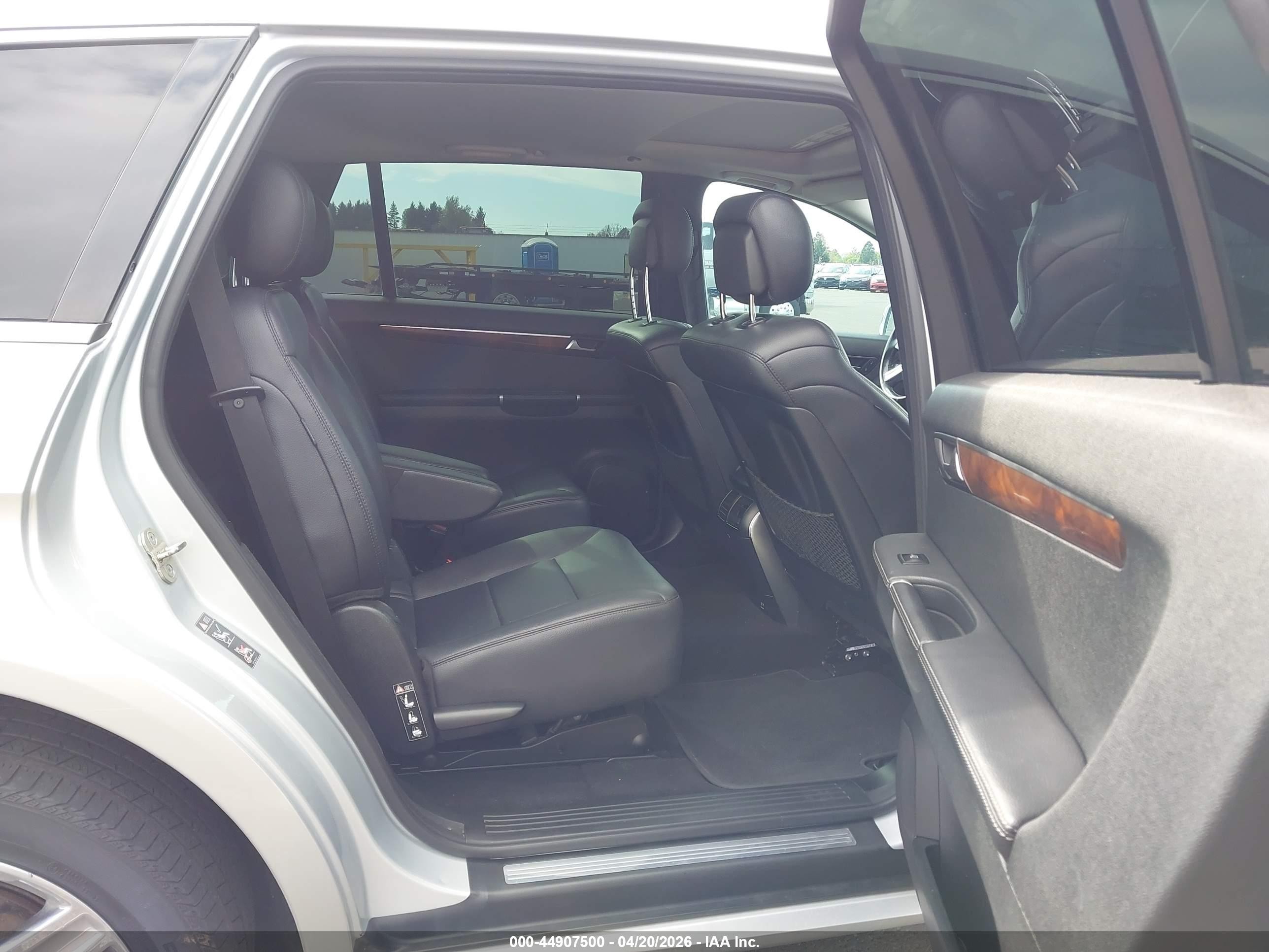 2011 Mercedes-benz R 350 4matic Silver vin: 4JGCB6FE7BA117614