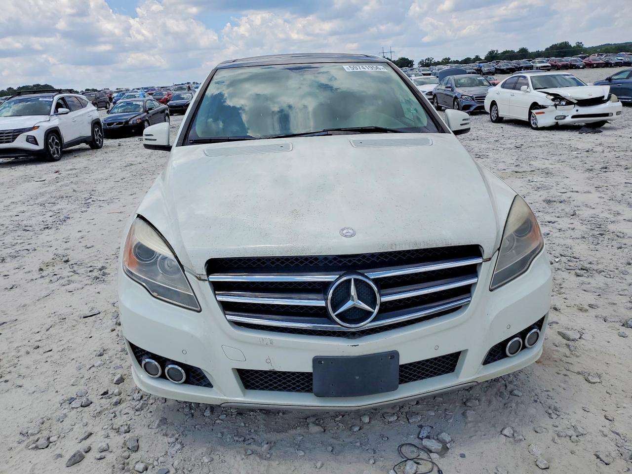 2011 Mercedes-benz R 350 4matic White vin: 4JGCB6FE7BA130881