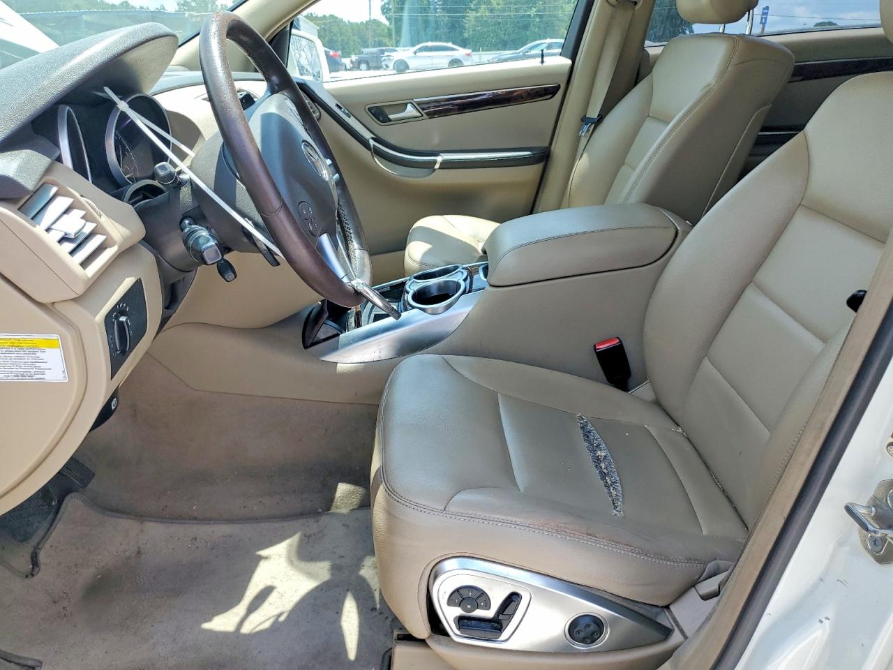 2011 Mercedes-benz R 350 4matic White vin: 4JGCB6FE7BA130881