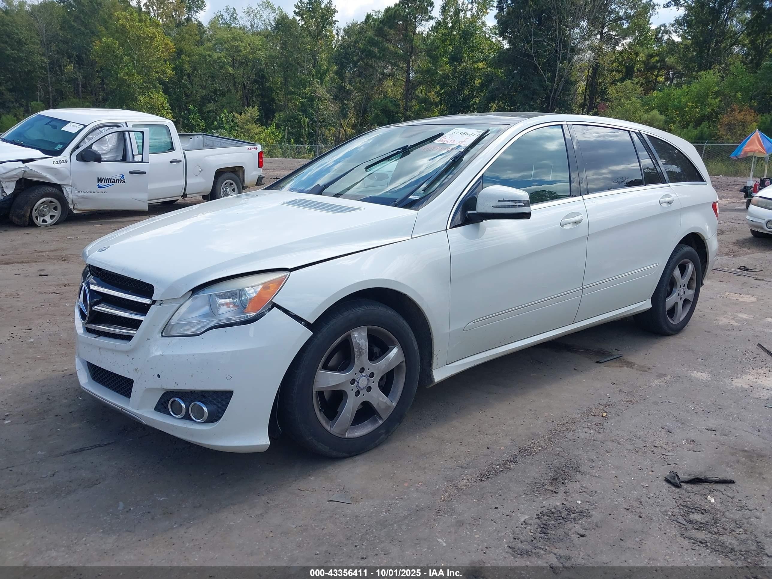 2011 Mercedes-benz R 350 4matic White vin: 4JGCB6FE8BA126614