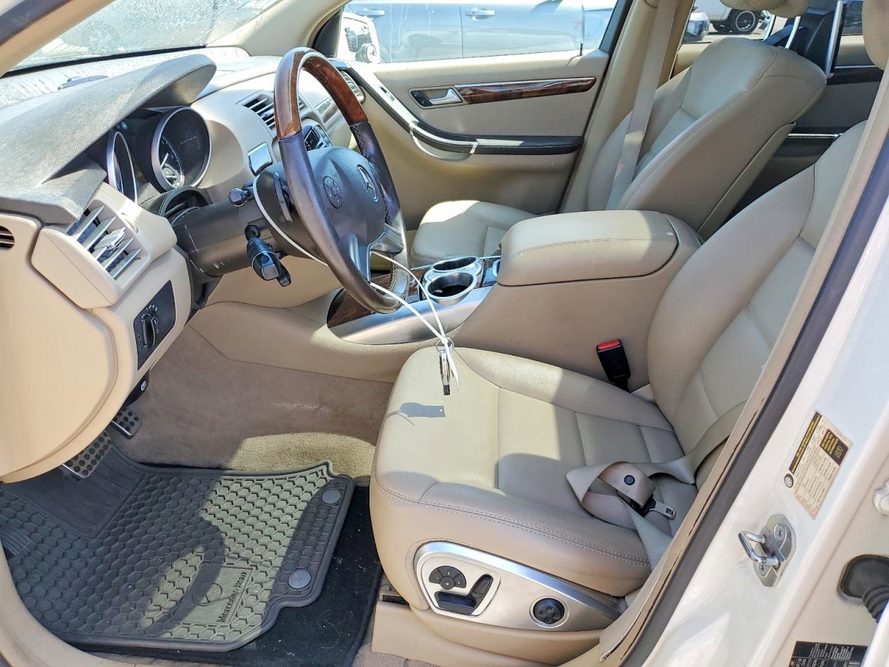2011 Mercedes-benz R 350 4matic White vin: 4JGCB6FE9BA114049
