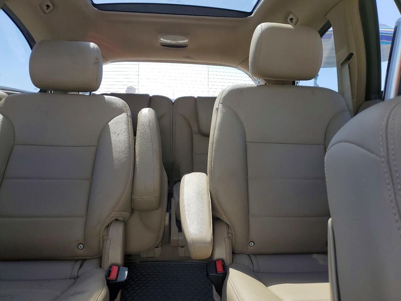2011 Mercedes-benz R 350 4matic White vin: 4JGCB6FE9BA114049