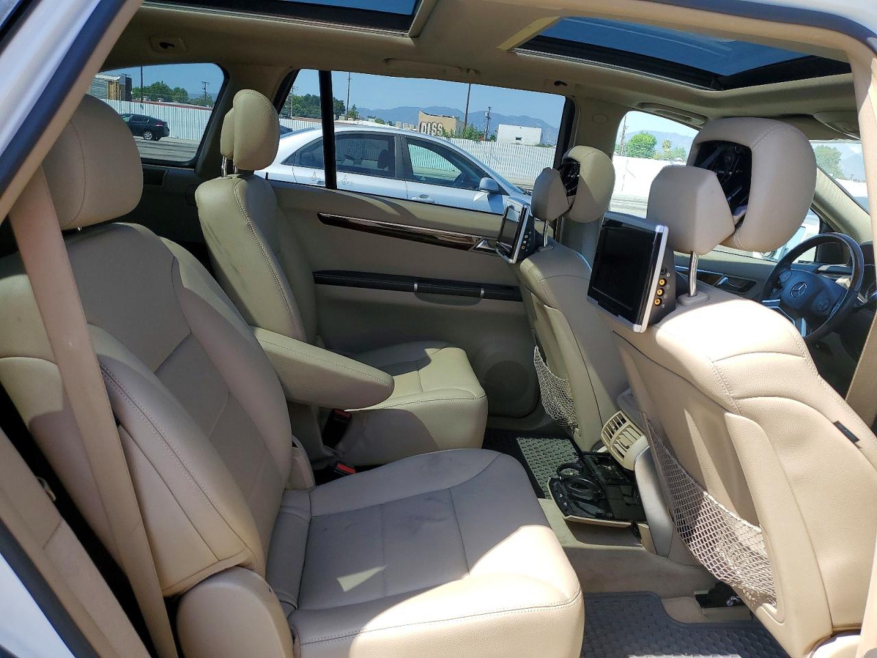 2011 Mercedes-benz R 350 4matic White vin: 4JGCB6FE9BA114049