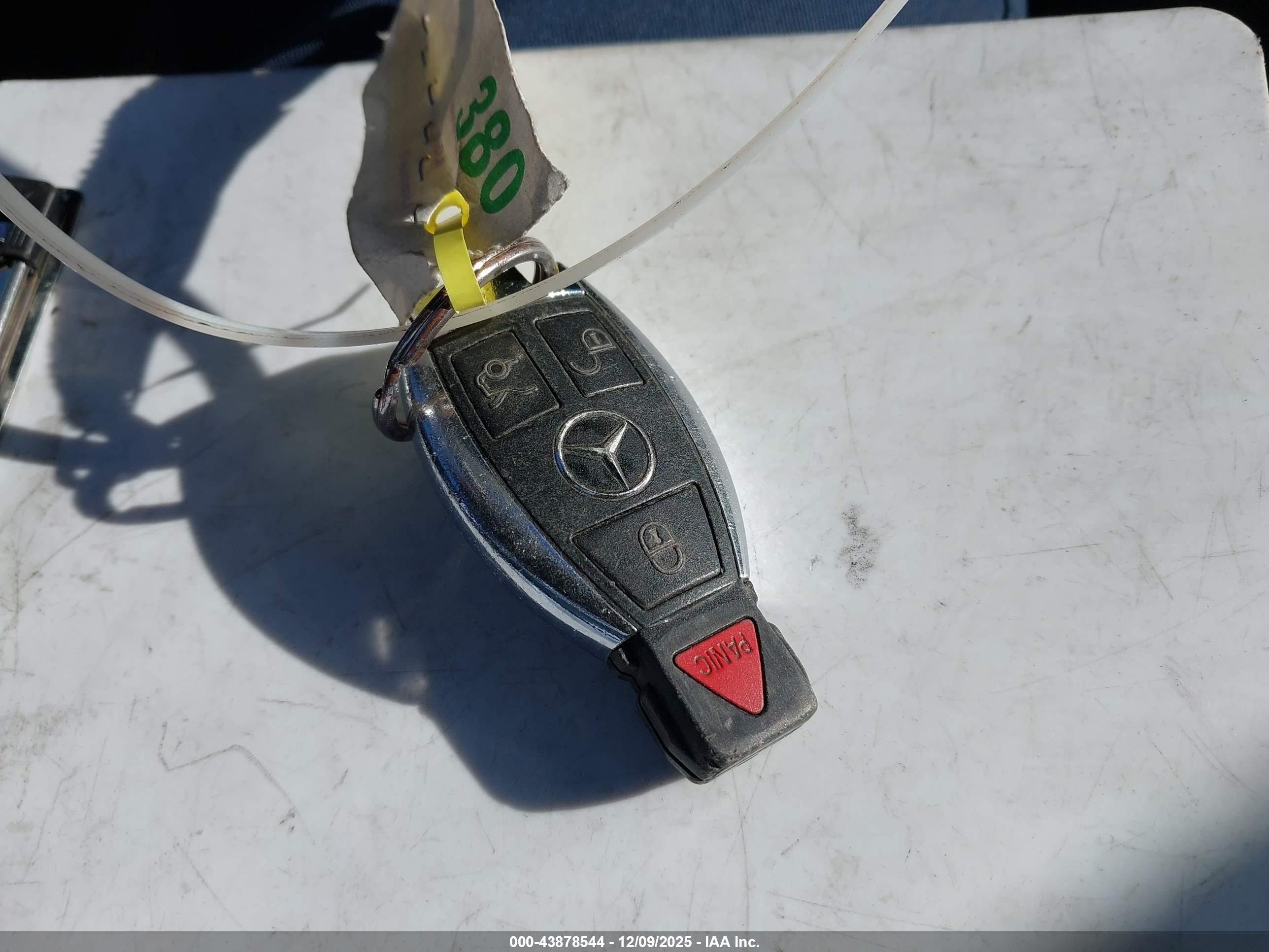 2011 Mercedes-benz R 350 4matic White vin: 4JGCB6FE9BA115282