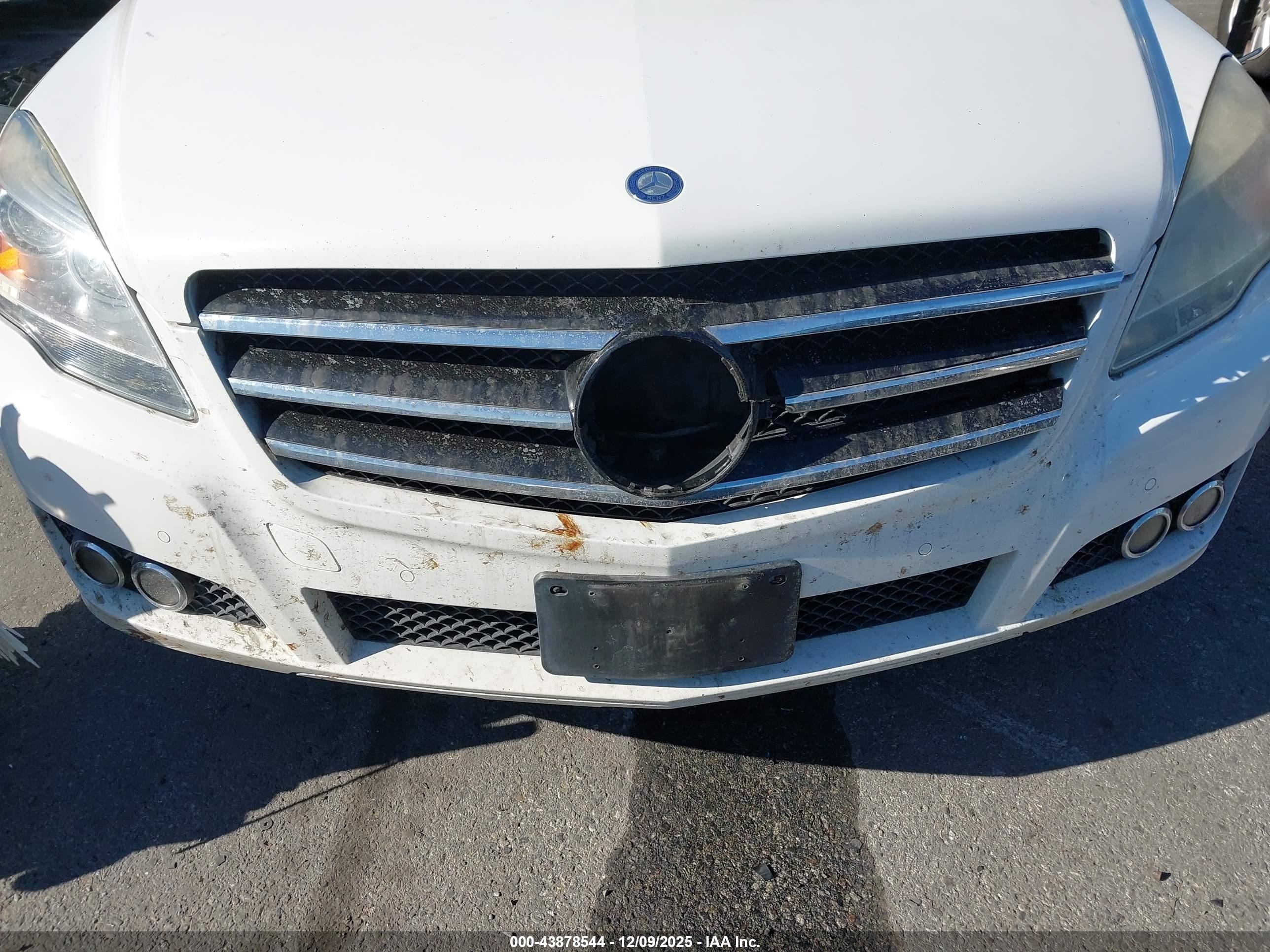 2011 Mercedes-benz R 350 4matic White vin: 4JGCB6FE9BA115282