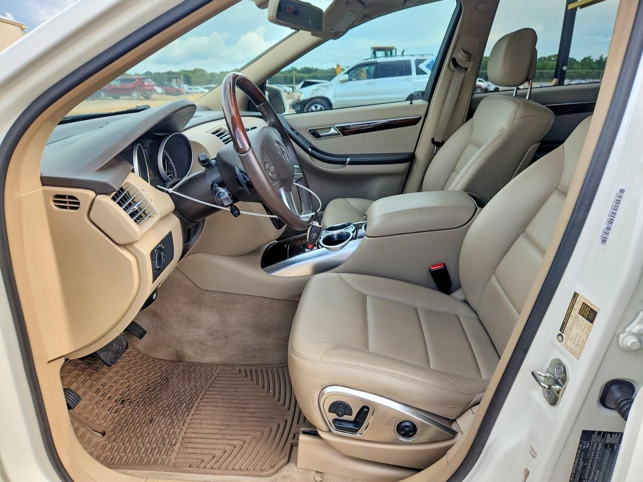 2011 Mercedes-benz R 350 4matic White vin: 4JGCB6FE9BA115914